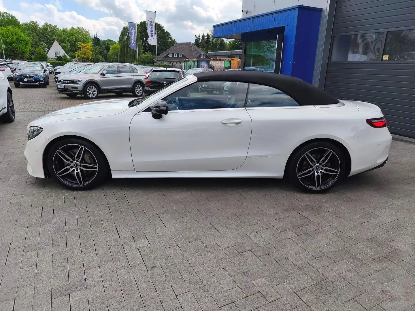 Mercedes-Benz E 300 AMG-Line LED/Carplay/Leder/Kam/SHZ/19"-Alu Weiß - 2