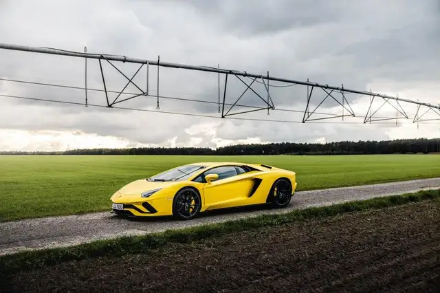 Lamborghini Aventador view 12