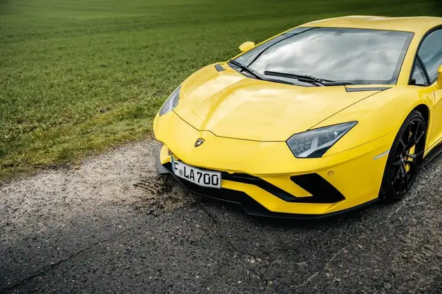 Lamborghini Aventador view 10