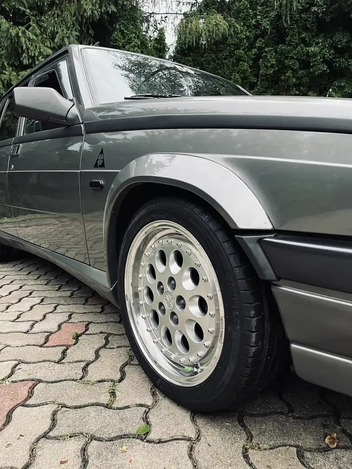 Alfa Romeo 75 2,0 Twin Spark S, foto 3