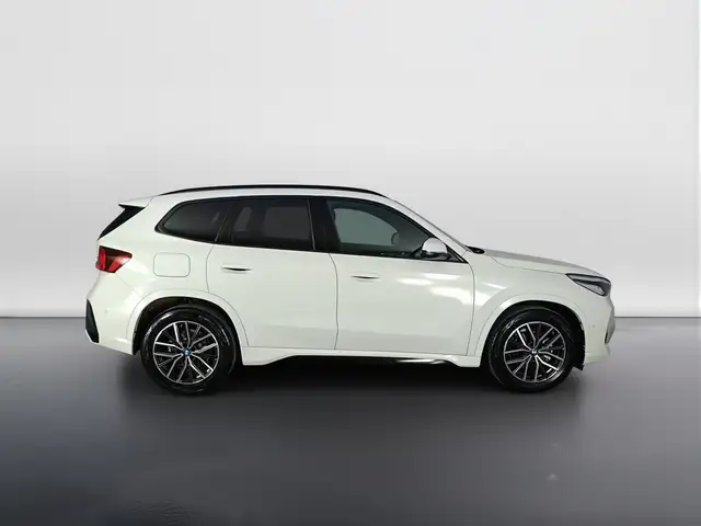 BMW X1 view 3