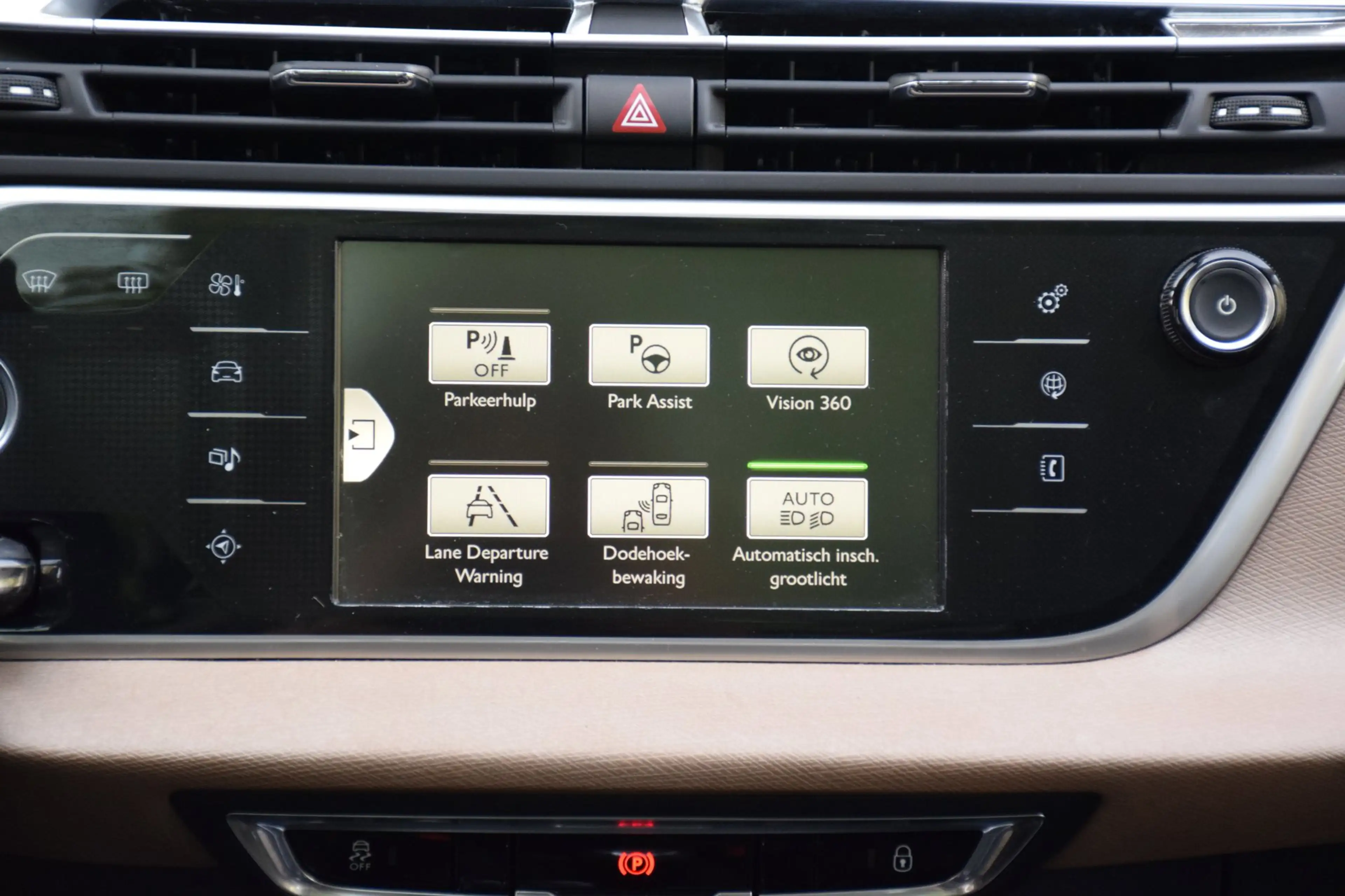 Citroen Grand C4 Picasso 1.2 PureTech Exclusive/Massage/JBL/ — photo 31