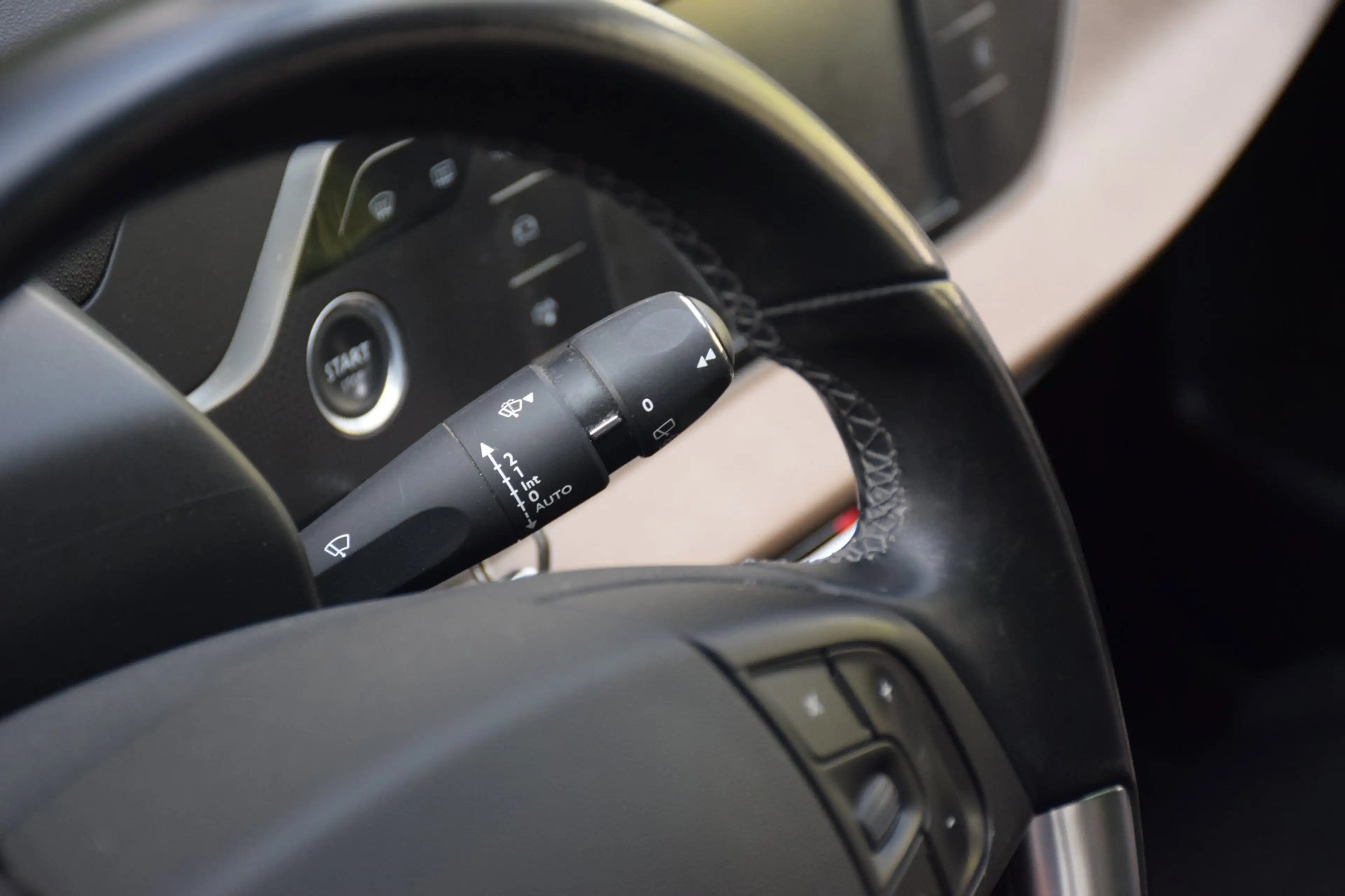 Citroen Grand C4 Picasso 1.2 PureTech Exclusive/Massage/JBL/ — photo 38