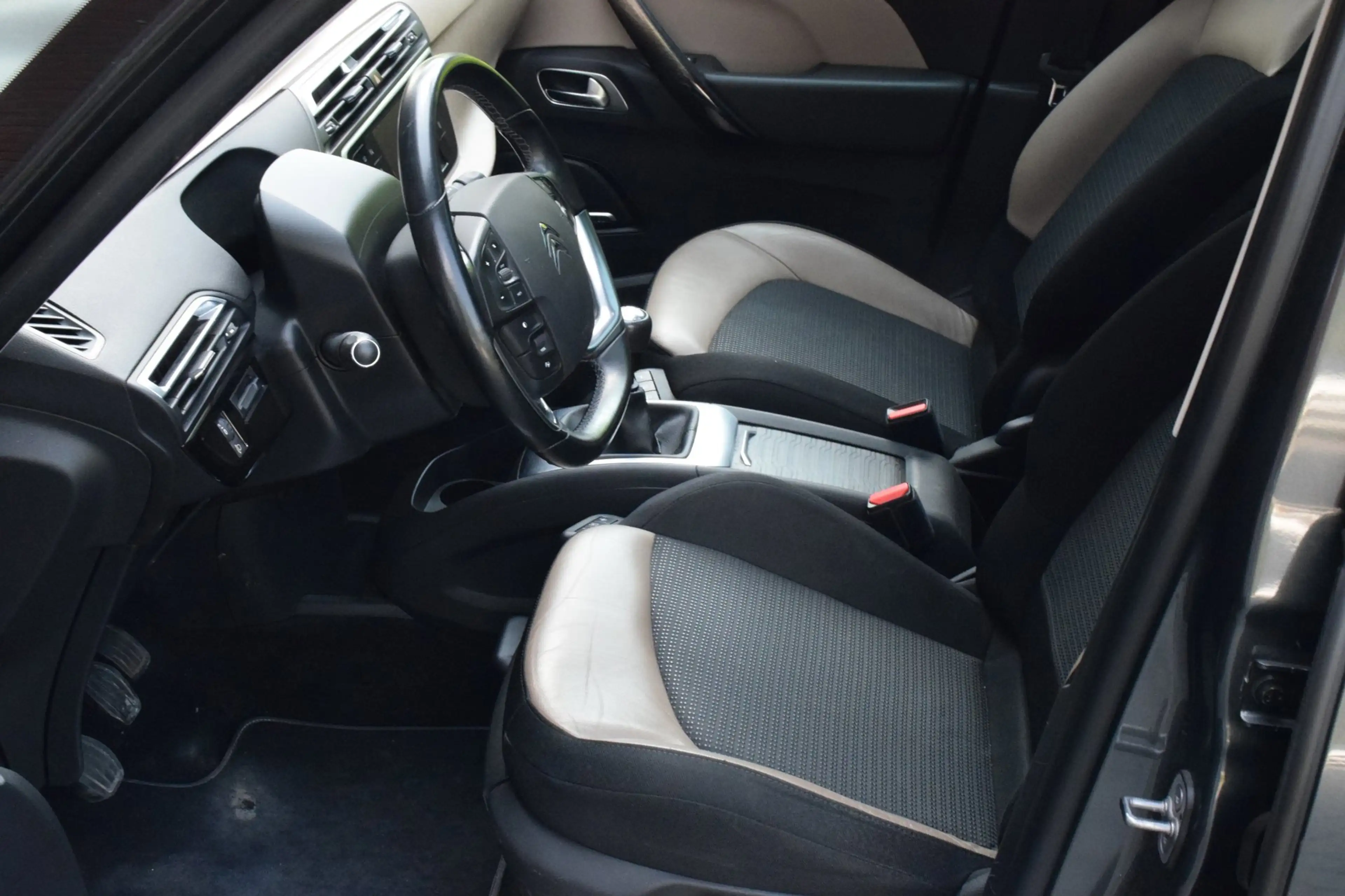Citroen Grand C4 Picasso 1.2 PureTech Exclusive/Massage/JBL/ — photo 16