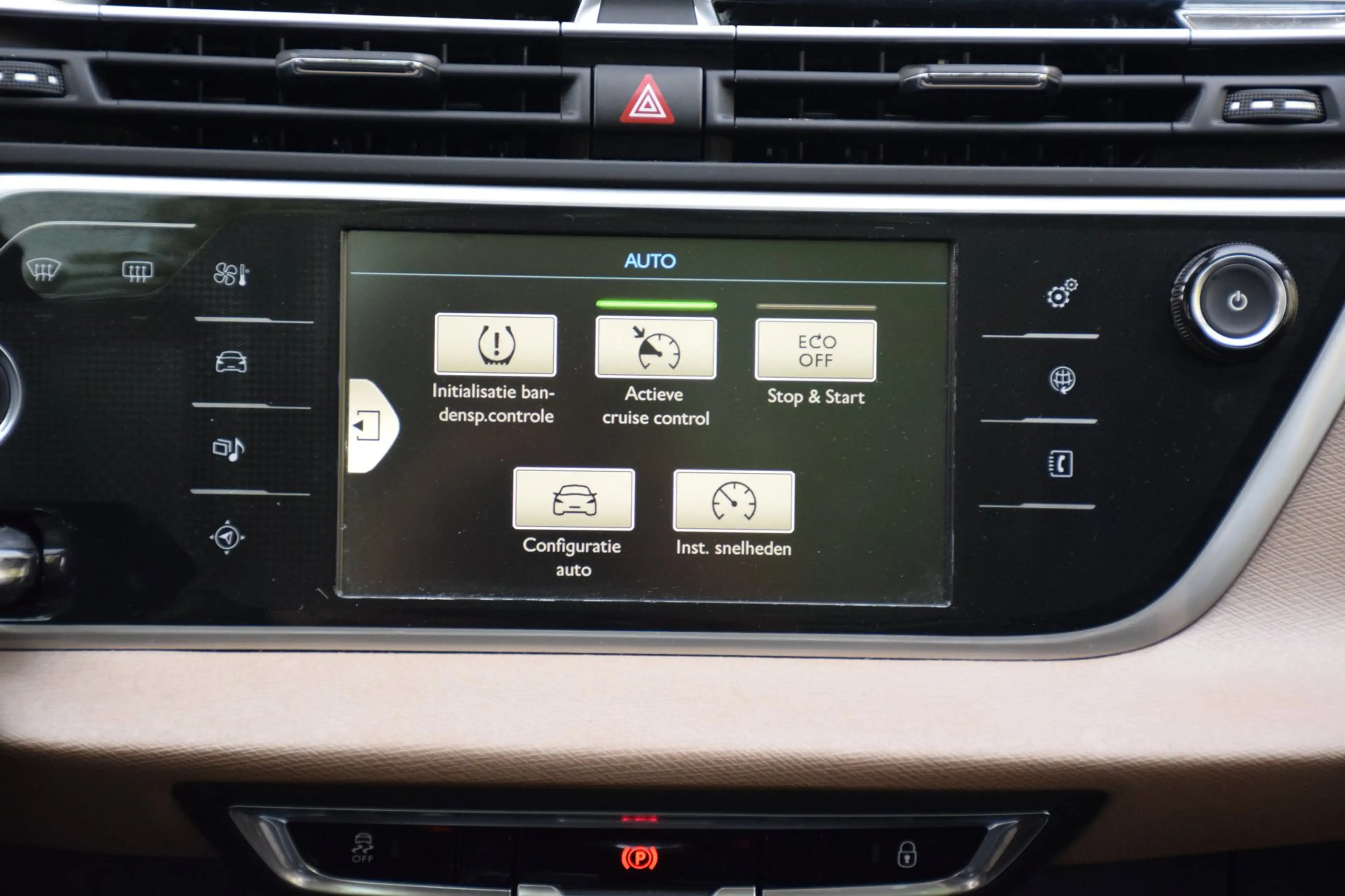 Citroen Grand C4 Picasso 1.2 PureTech Exclusive/Massage/JBL/ — photo 32