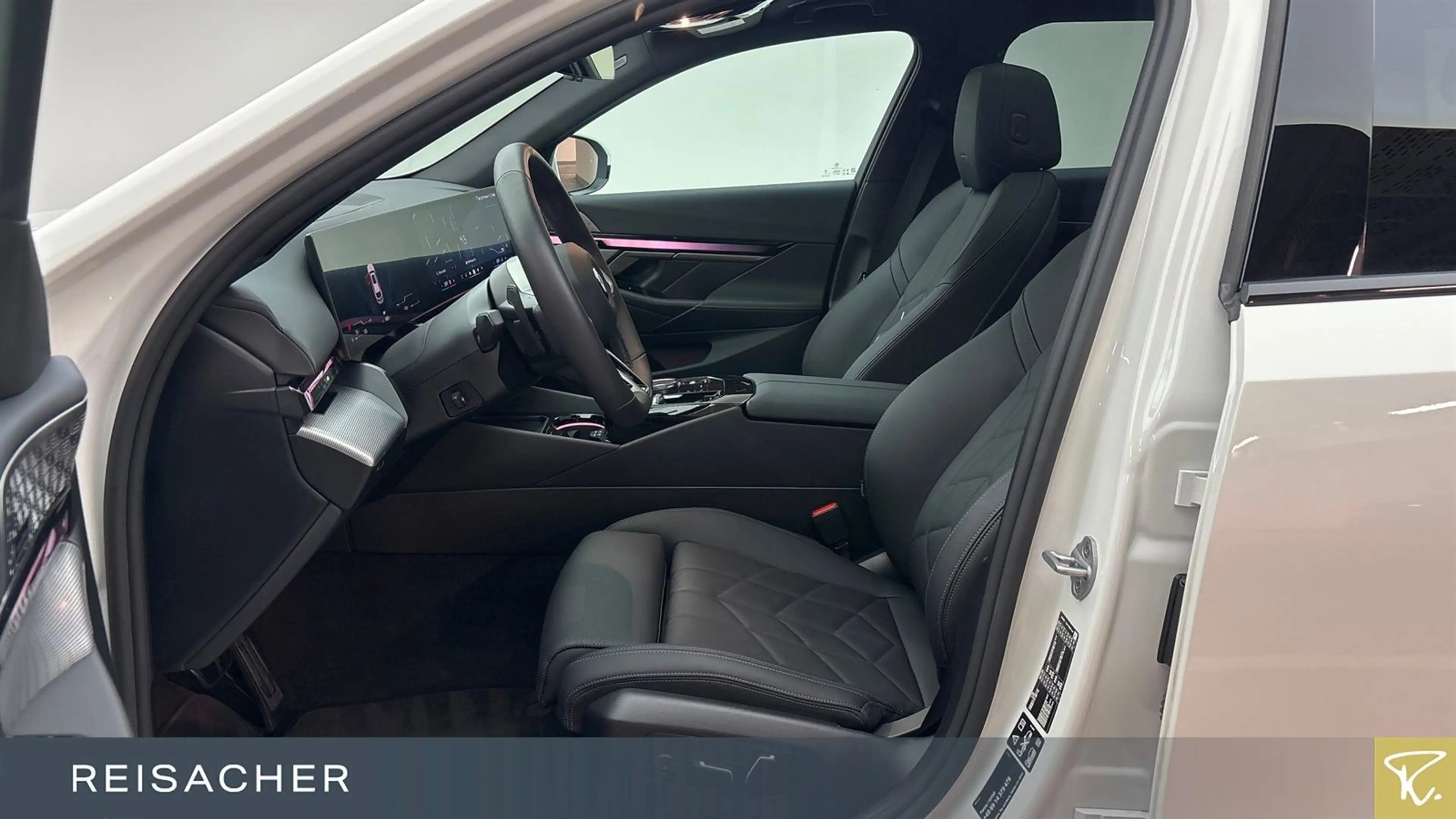 BMW 540 d A xDrive Tou M-Sport,Pano,AHK,DAProf,Autom — photo 4