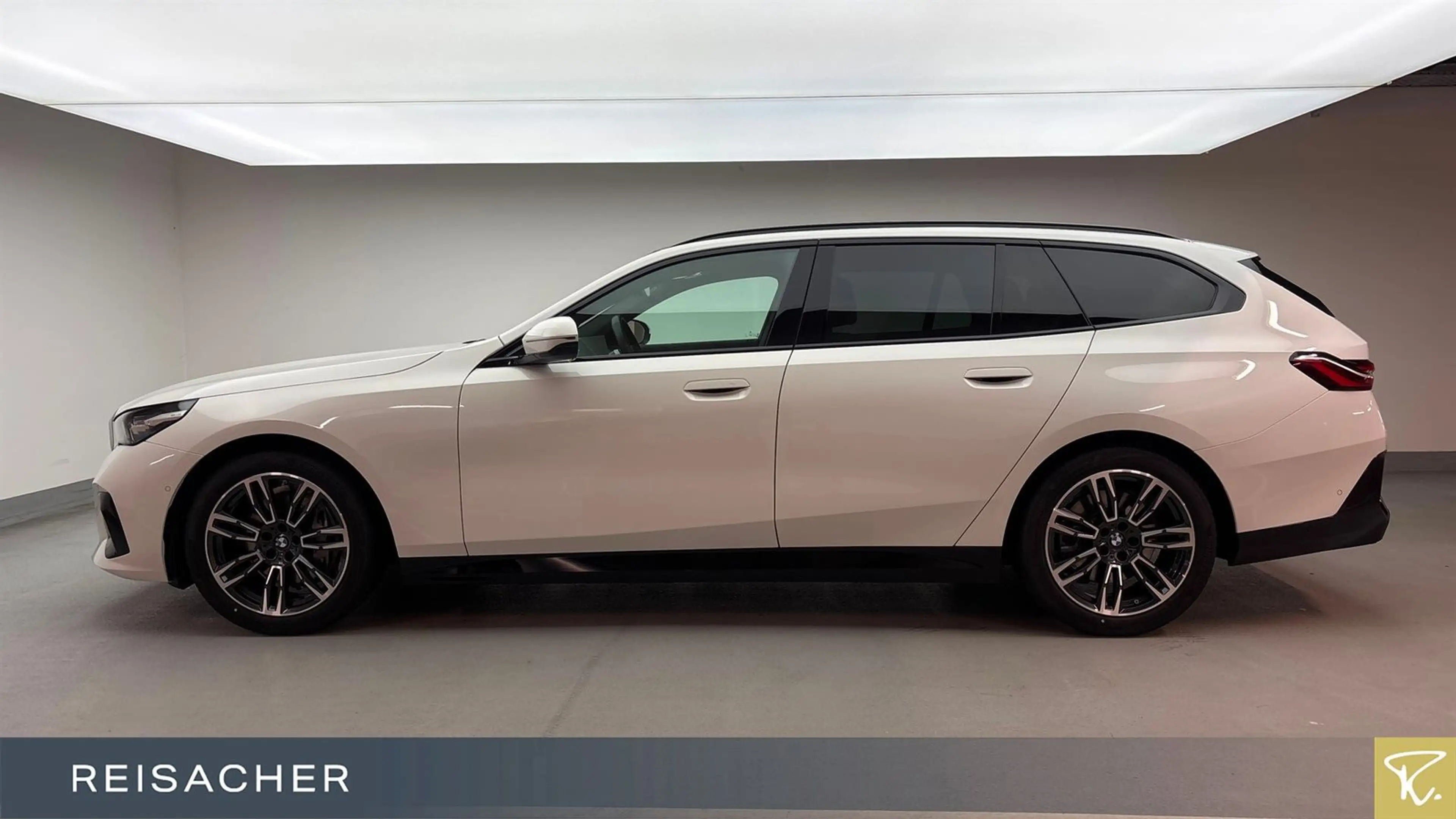 BMW 540 d A xDrive Tou M-Sport,Pano,AHK,DAProf,Autom — photo 9