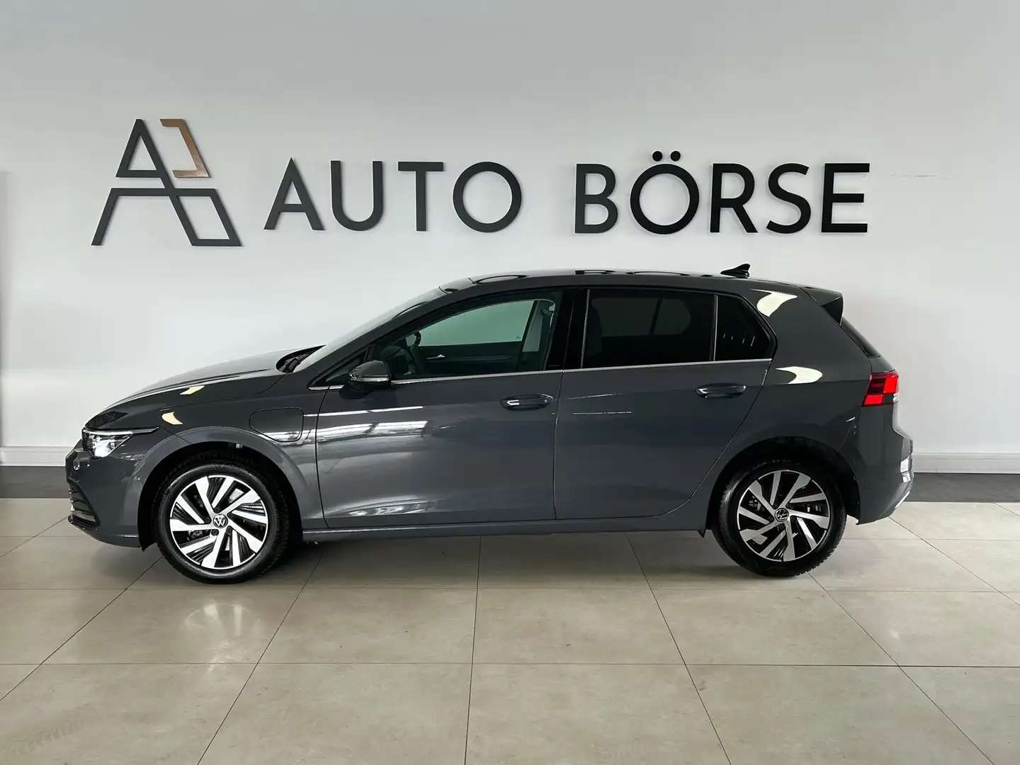 Volkswagen Golf VIII Lim. e-Hybrid*STYLE*PANO*CAM*AHK*LED* Grau - 2