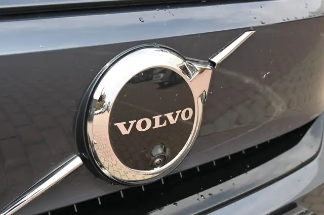 Volvo Ex40 view 9