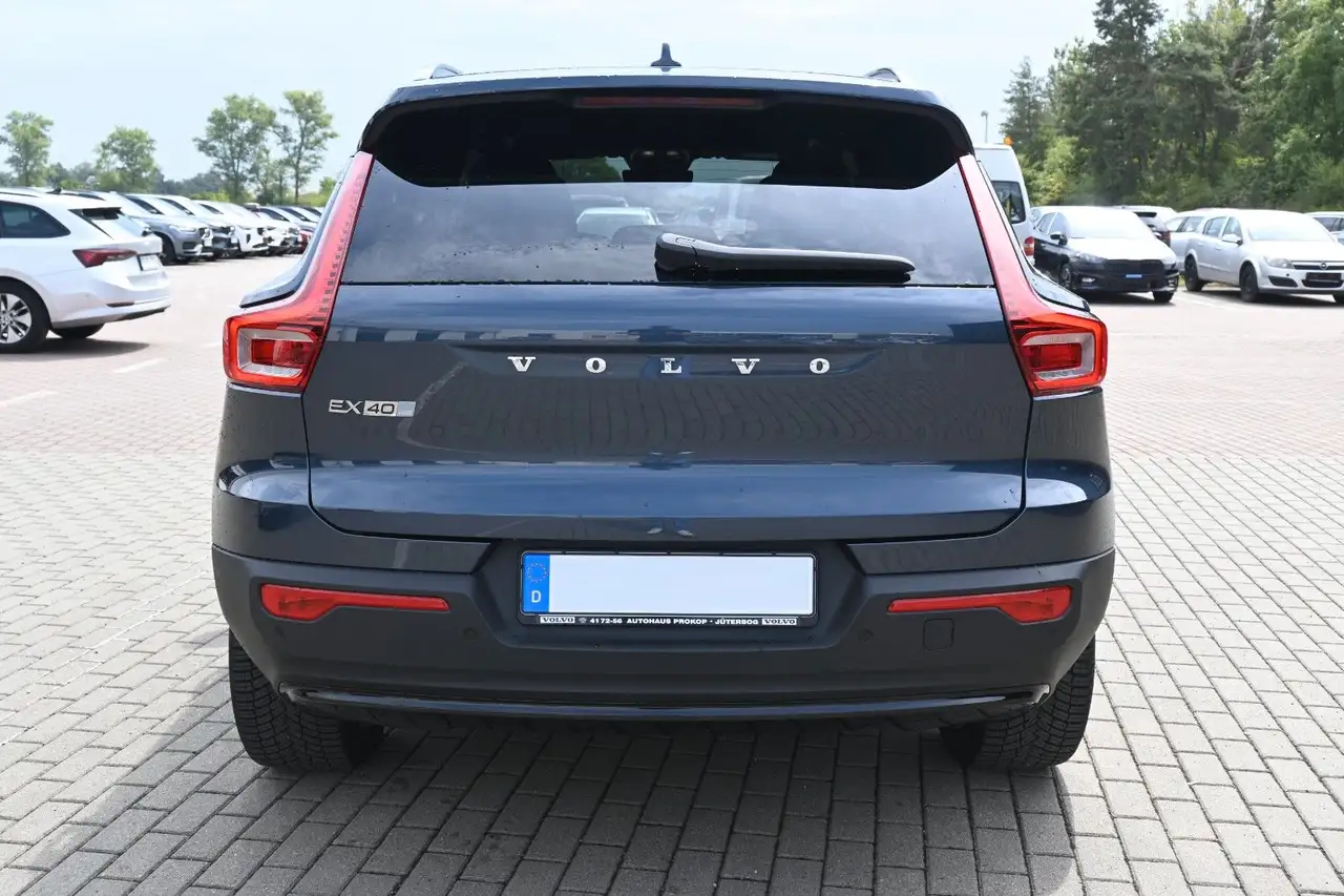 Volvo EX40 2026