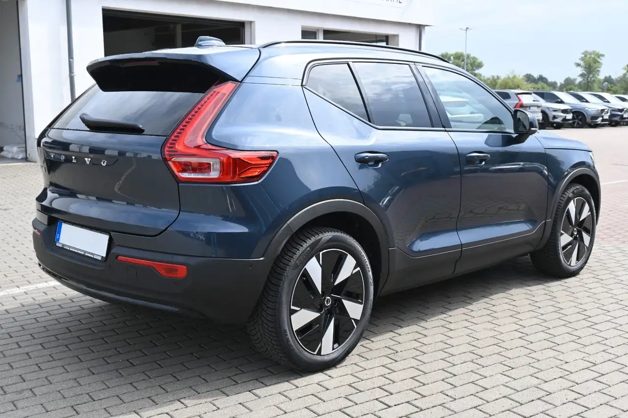 Volvo EX40 2026