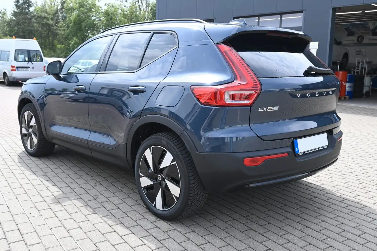 Volvo EX40 2026