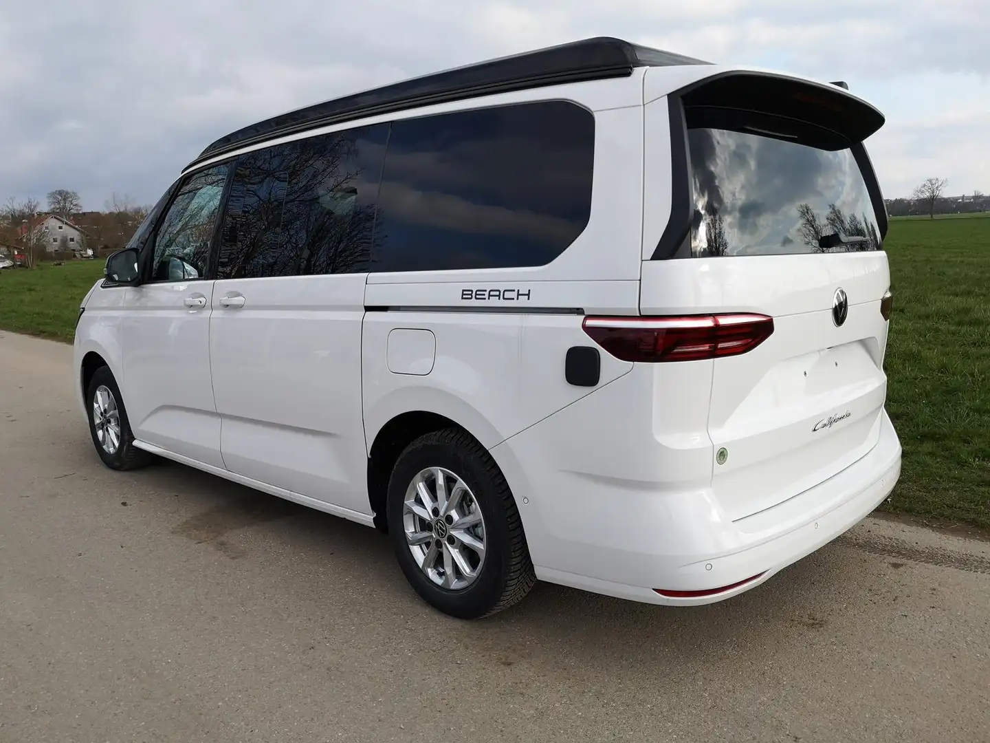 Volkswagen T7 California Beach Camper 2.0TDI DSG GV5 Premium+ 110 kW (15... Weiß - 2