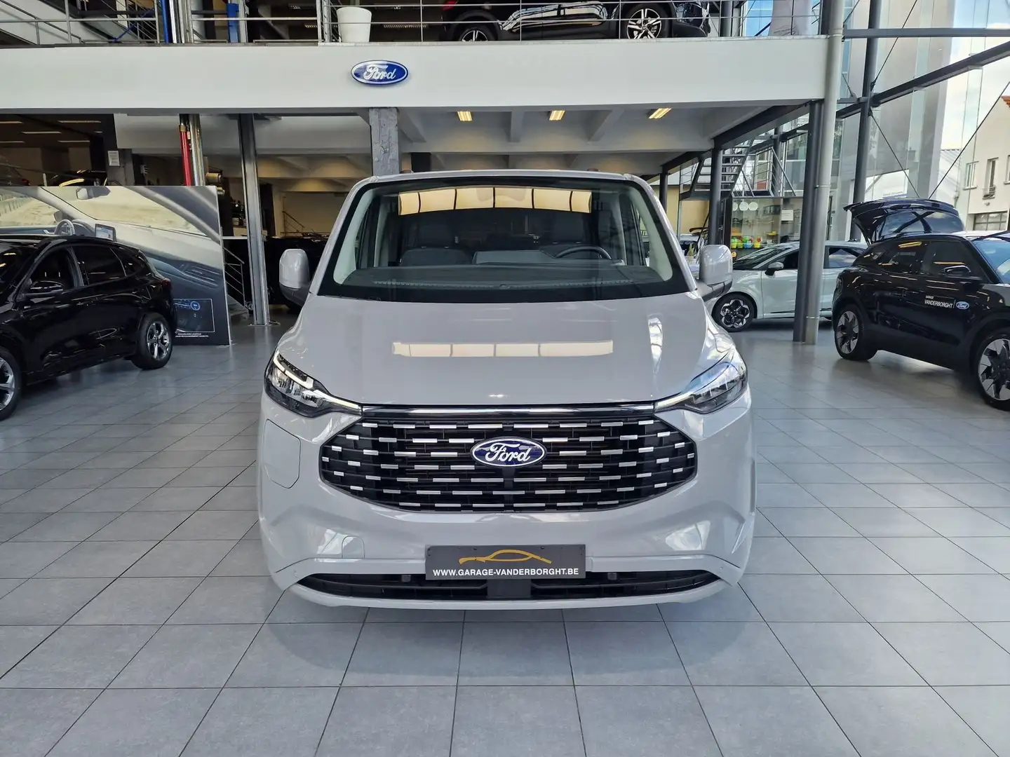 Ford Tourneo Custom TITANIUM PLUG-IN HYBRID AUTOMAAT LEDER 5J WAARBORG - 2