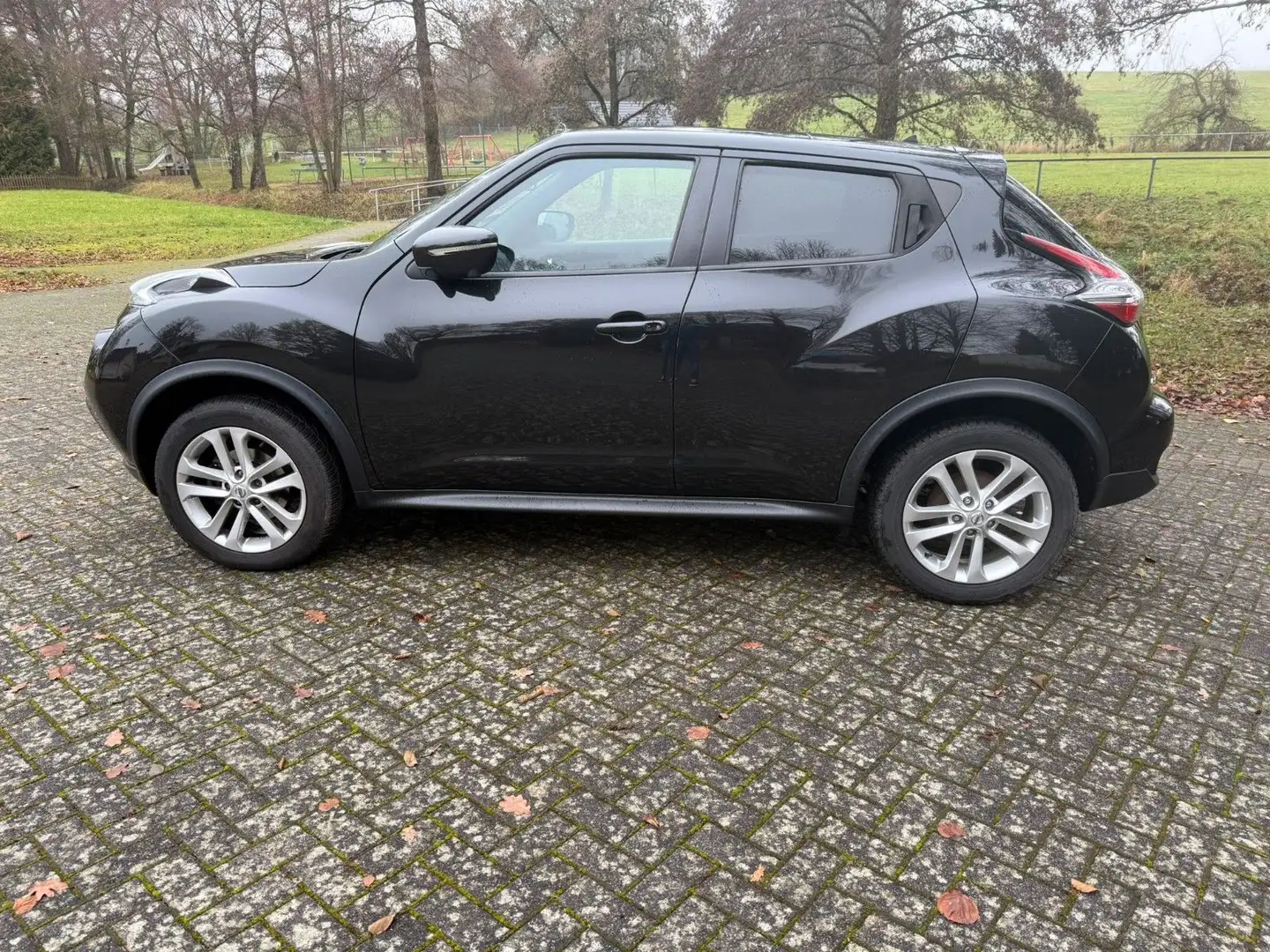 Nissan Juke 1.2 DIG Navi RCam Pano Negru - 2