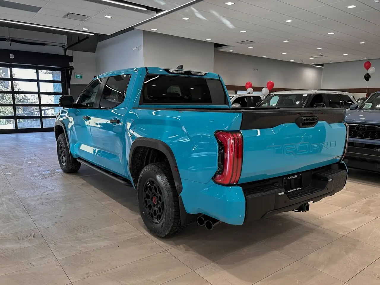 Toyota Tundra снимка Toyota Tundra