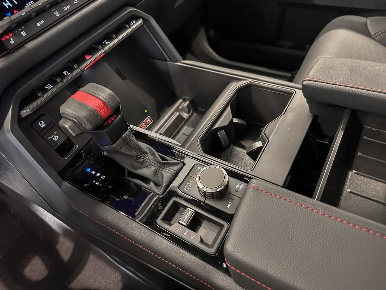 Toyota Tundra снимка Toyota Tundra