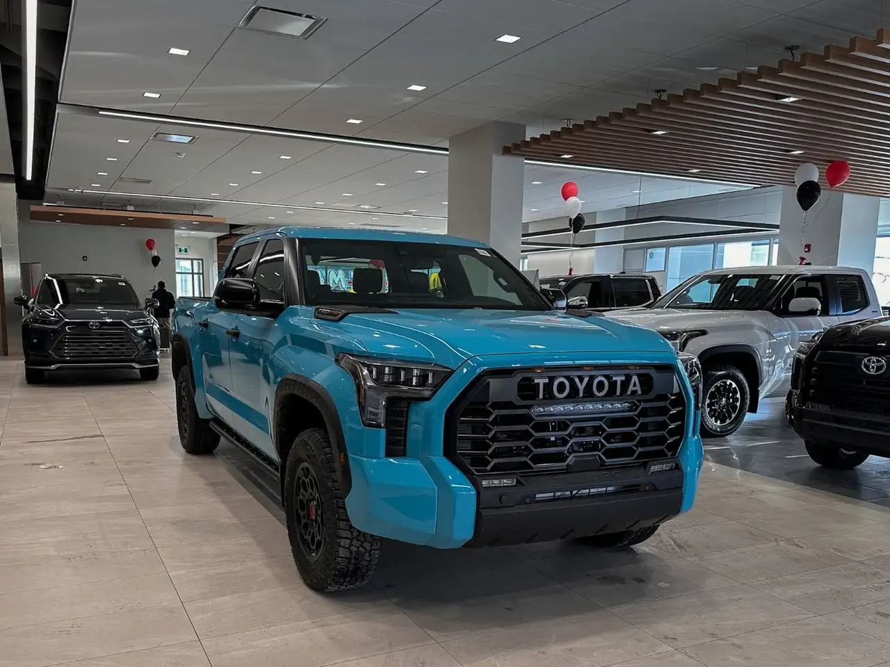 Toyota Tundra снимка Toyota Tundra