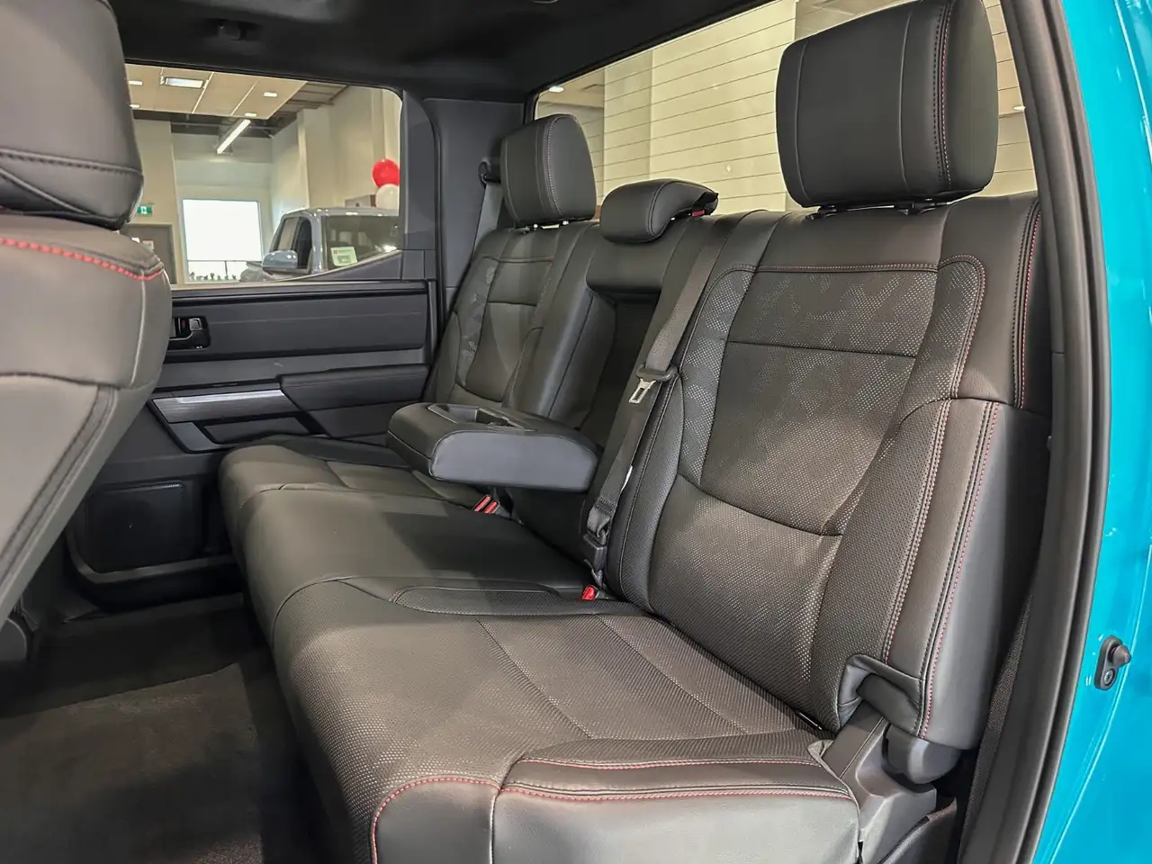 Toyota Tundra снимка Toyota Tundra