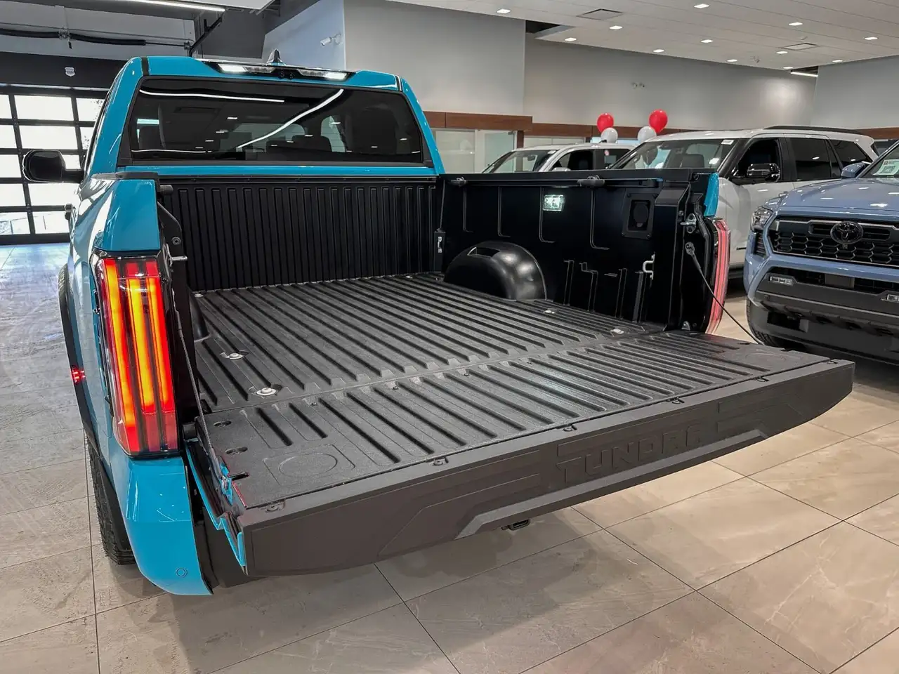 Toyota Tundra снимка Toyota Tundra