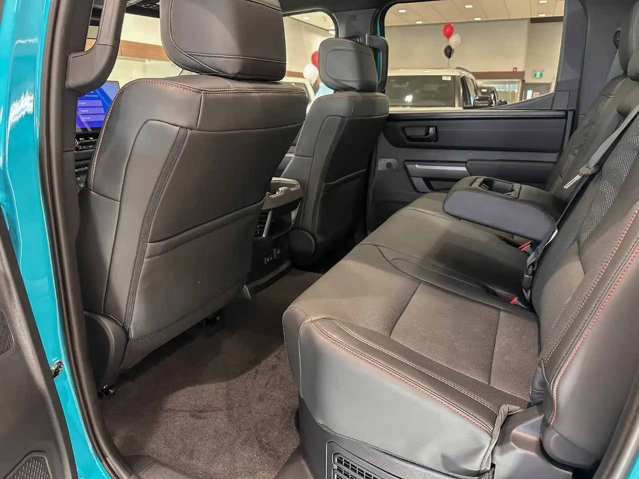 Toyota Tundra снимка Toyota Tundra