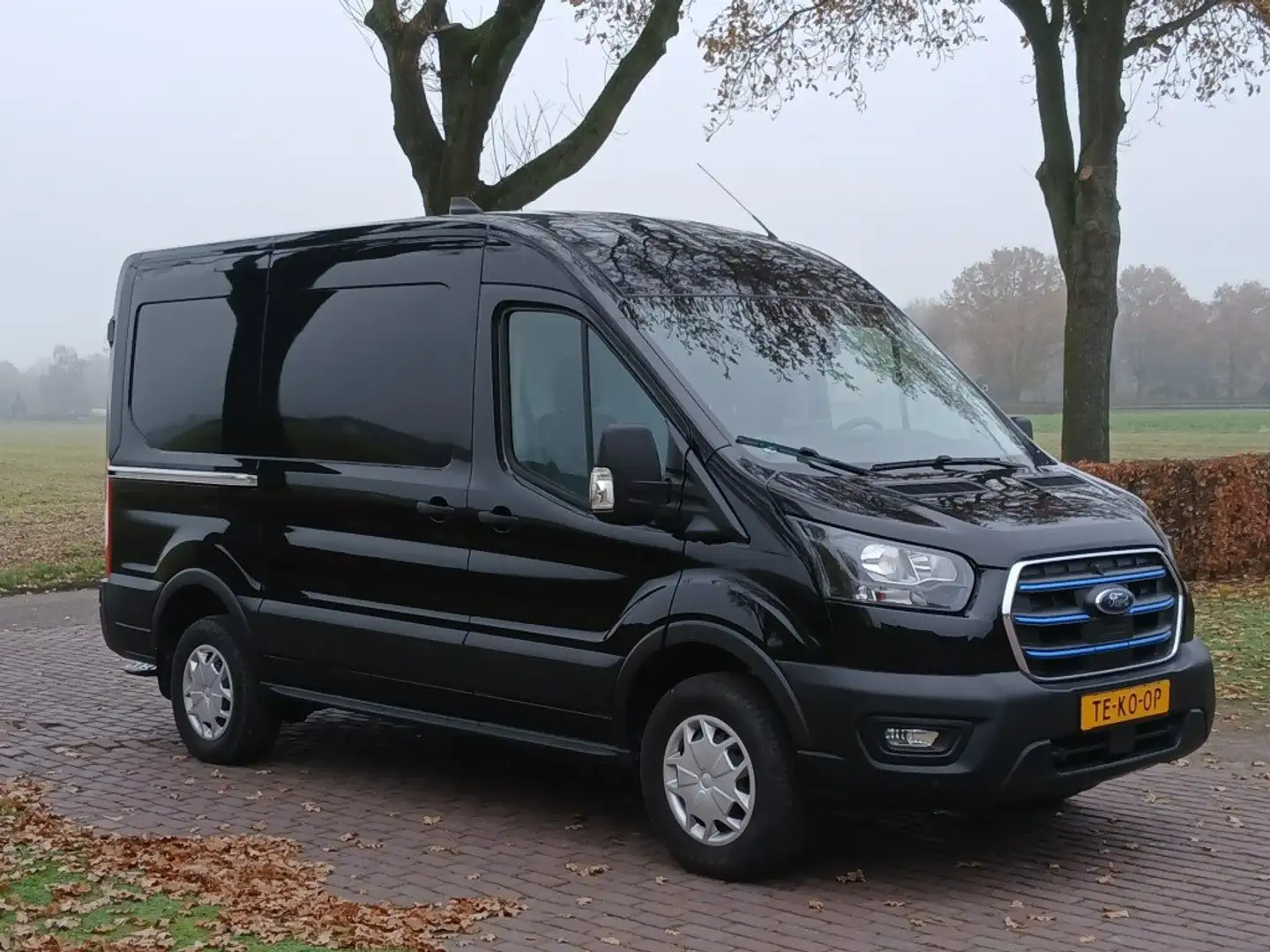 Ford E-Transit L2H2 Trend 75kWh 184pk opties 2022 NIEUWSTAAT! Zwart - 1