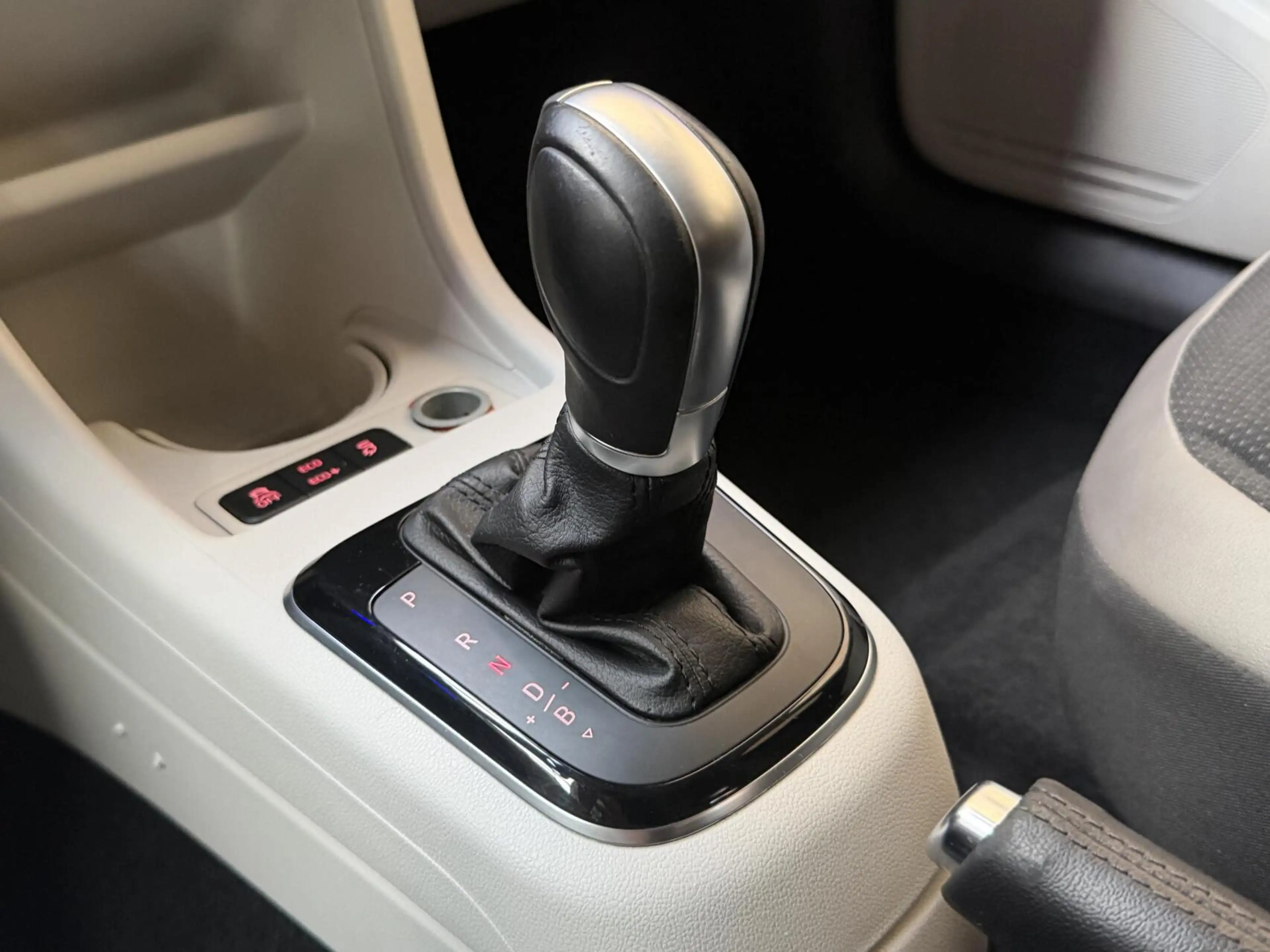 Volkswagen e-up! SoH 82,82% Climate & cruise control | Extra Getint — photo 21