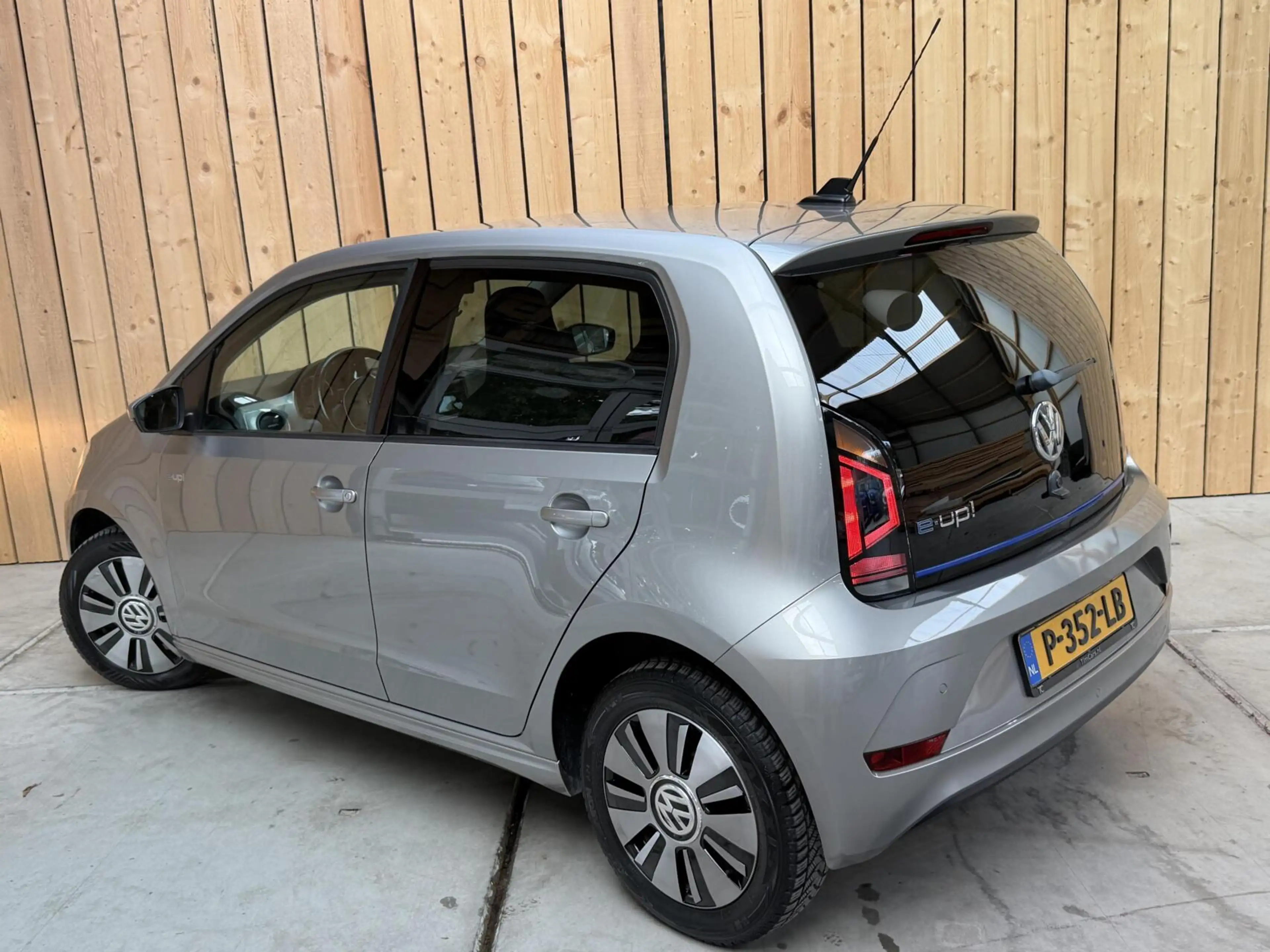 Volkswagen e-up! SoH 82,82% Climate & cruise control | Extra Getint — photo 25