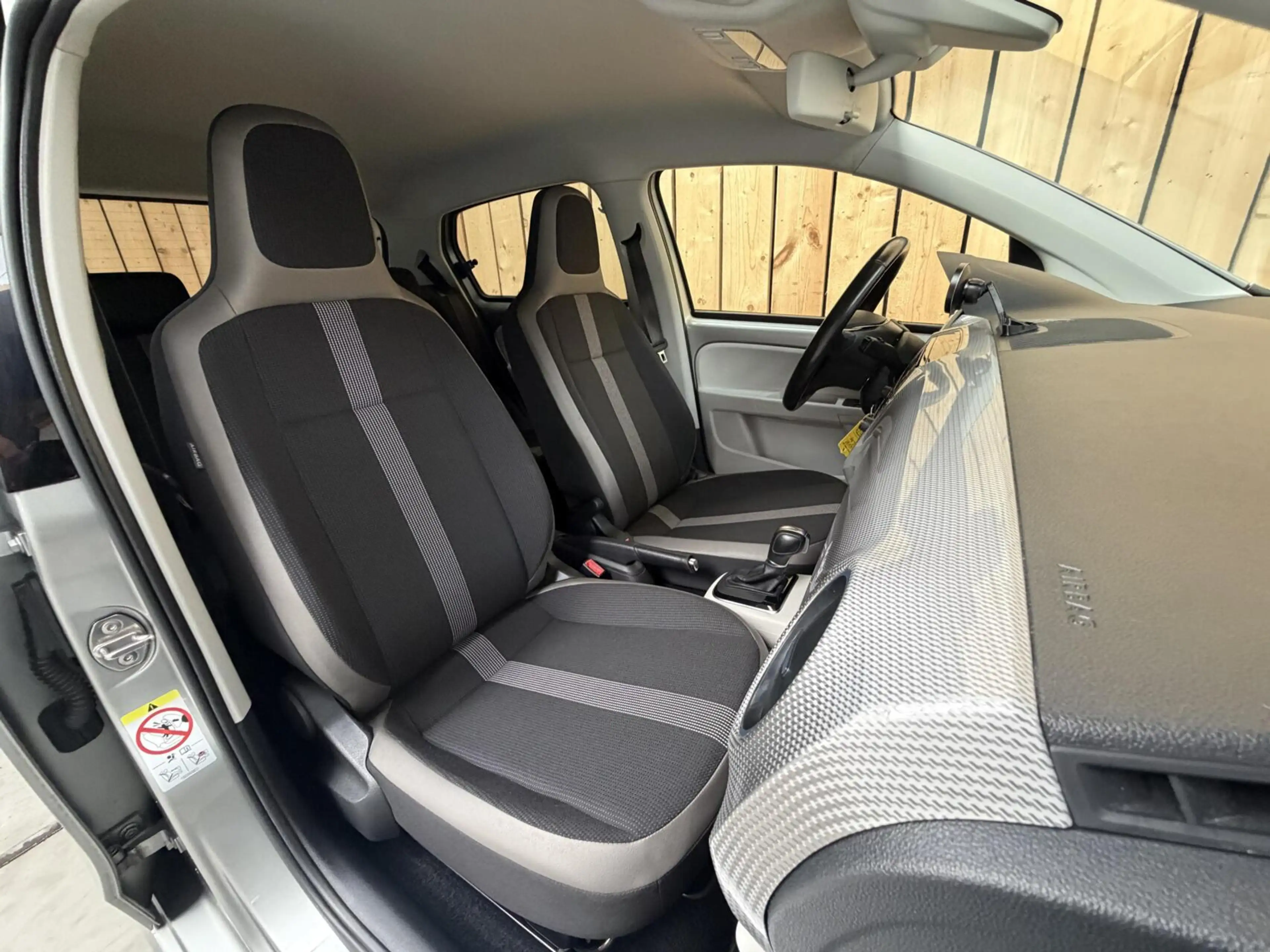 Volkswagen e-up! SoH 82,82% Climate & cruise control | Extra Getint — photo 42