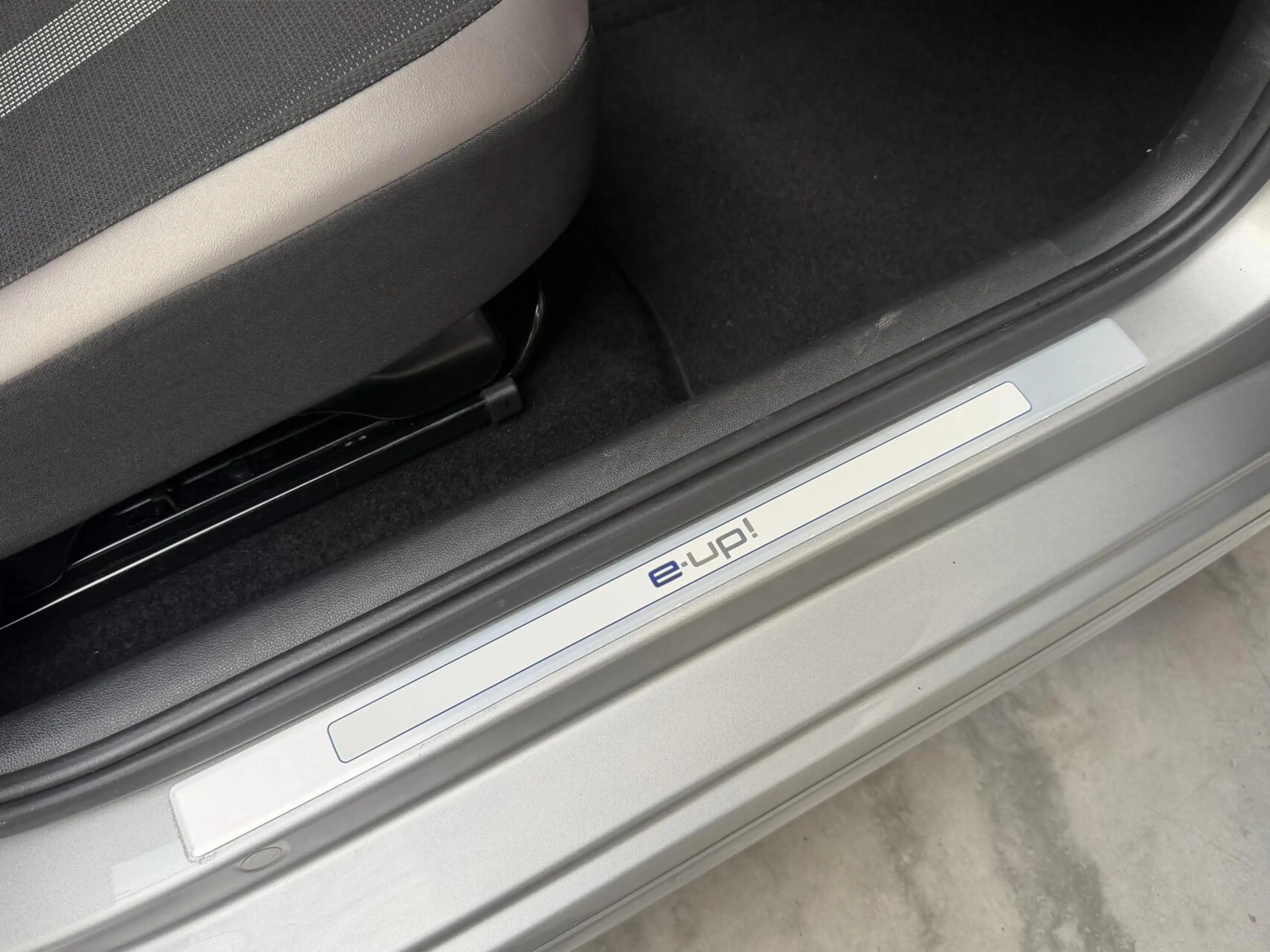 Volkswagen e-up! SoH 82,82% Climate & cruise control | Extra Getint — photo 43