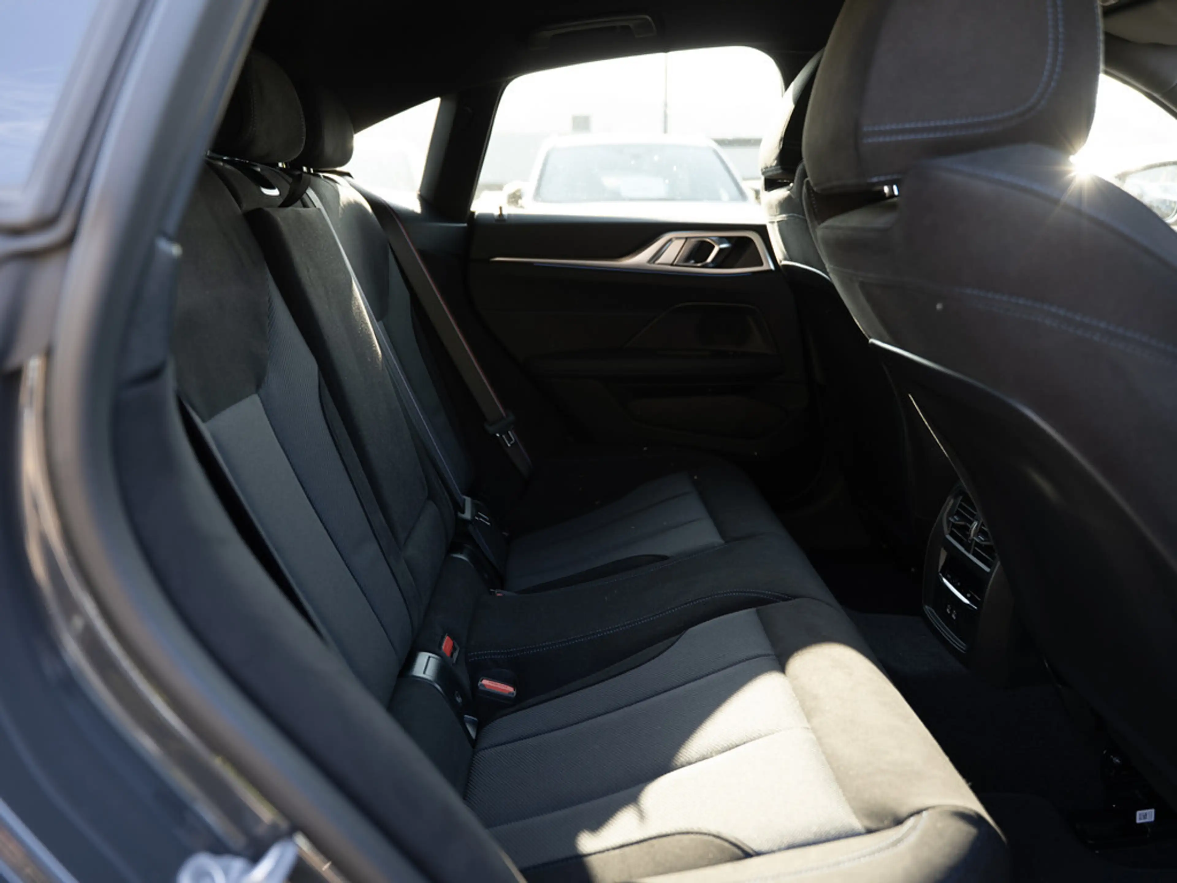 BMW i4 Gran Coupe 40 eDrive M-Sport Pro FACEL. — photo 10