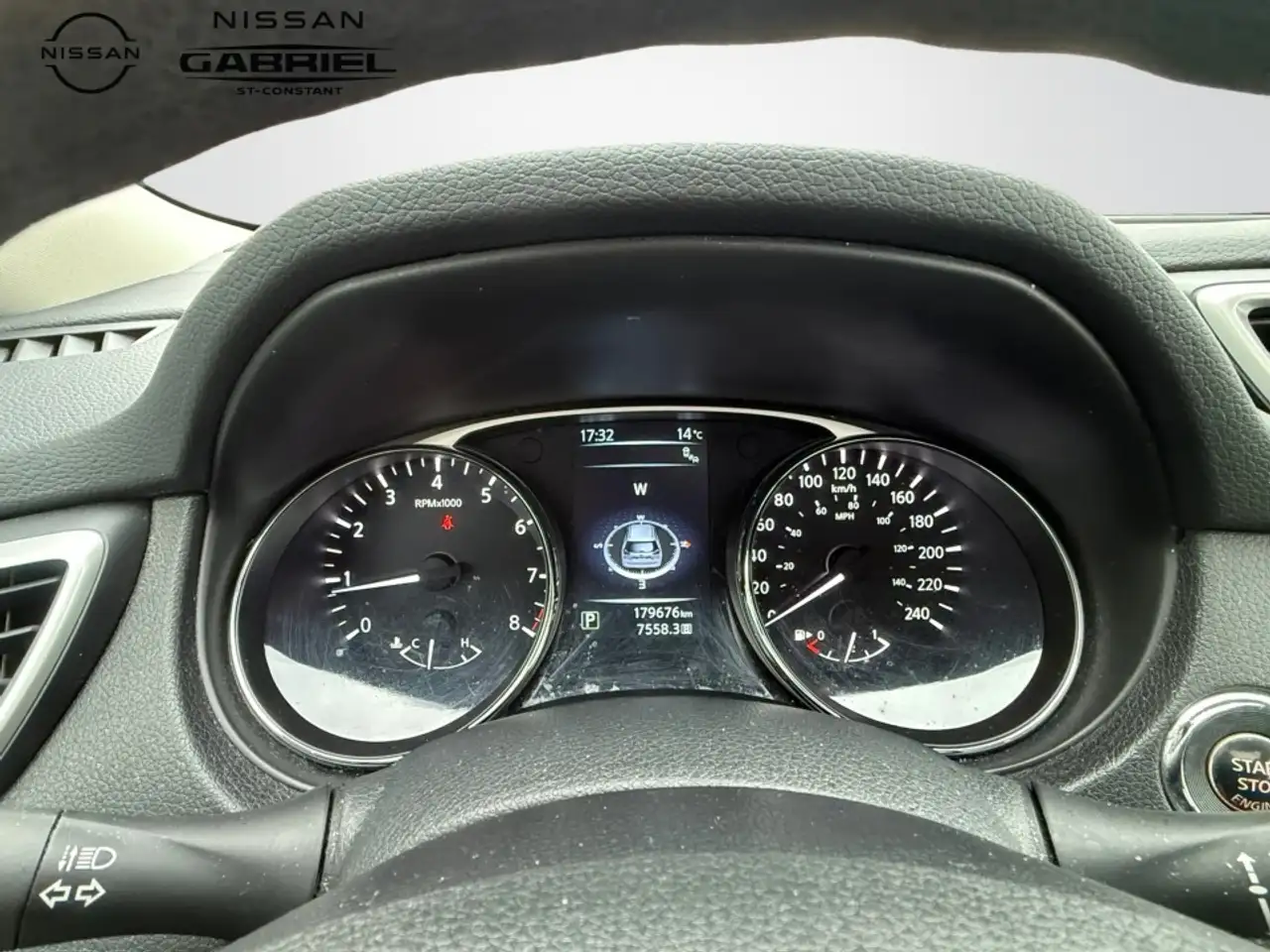 Nissan Rogue снимка Nissan Rogue