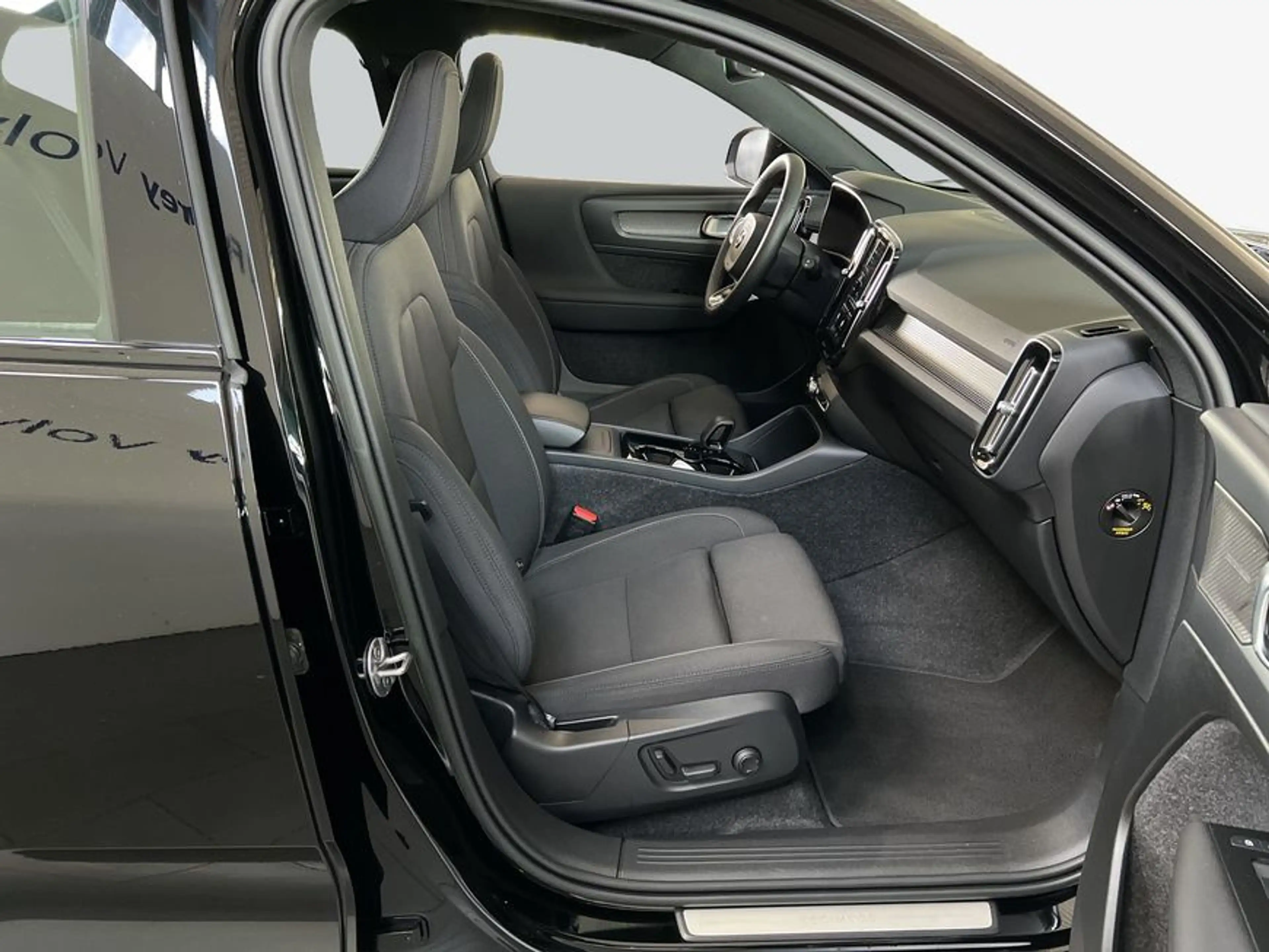Volvo XC40 XC40 Recharge PRO Glasd 360° Voll-LED 1.Hand — photo 12