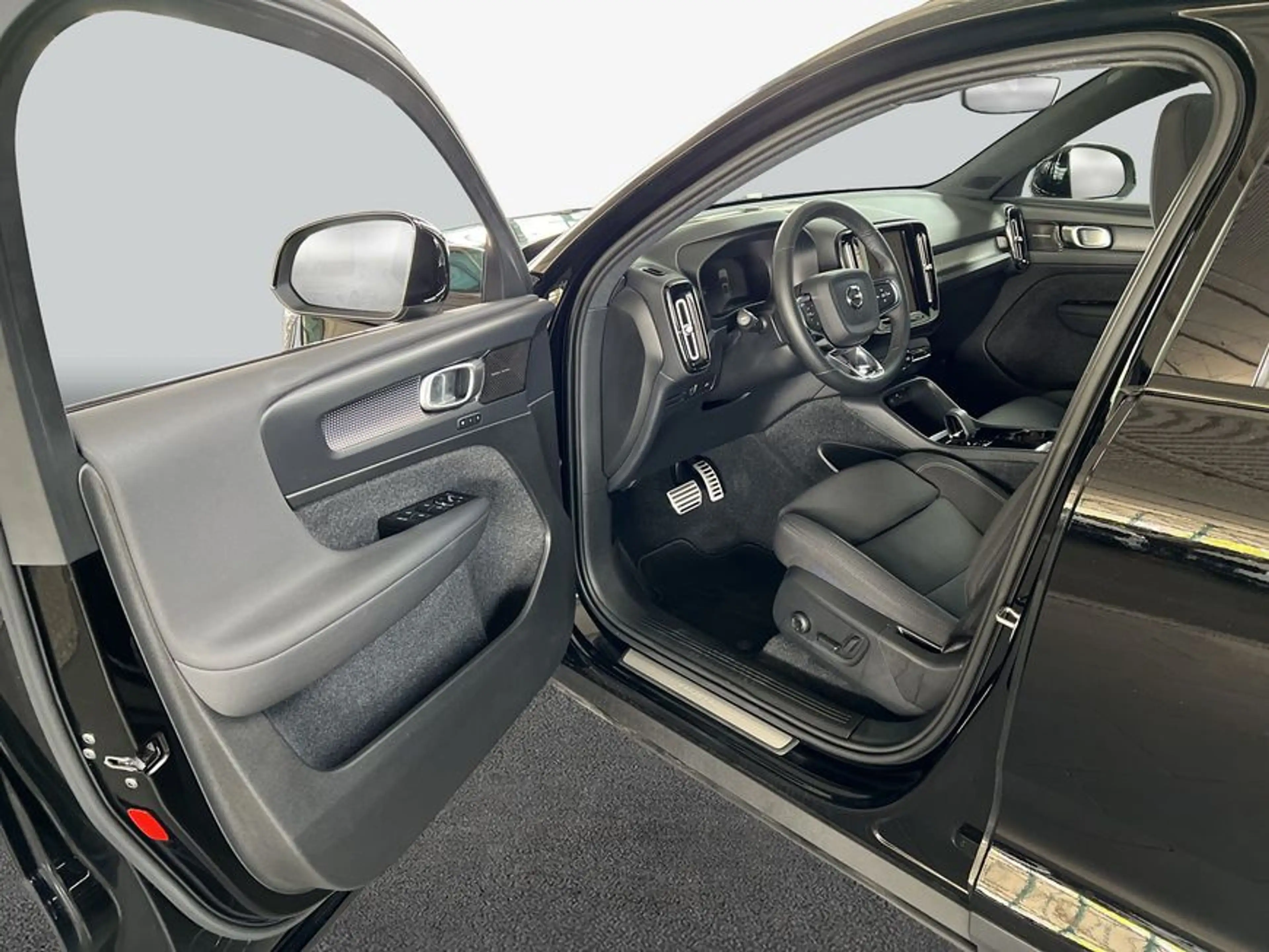 Volvo XC40 XC40 Recharge PRO Glasd 360° Voll-LED 1.Hand — photo 9