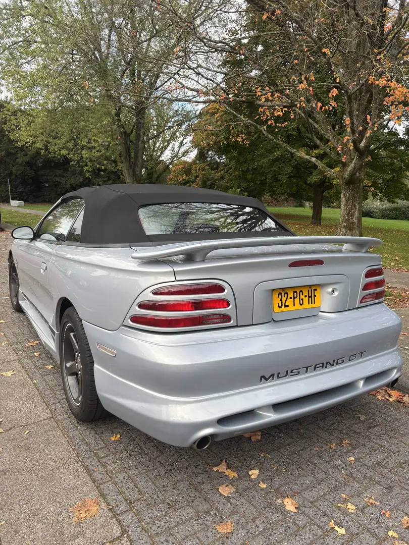 Ford Mustang 5.0 V8 Convertible Grigio - 2