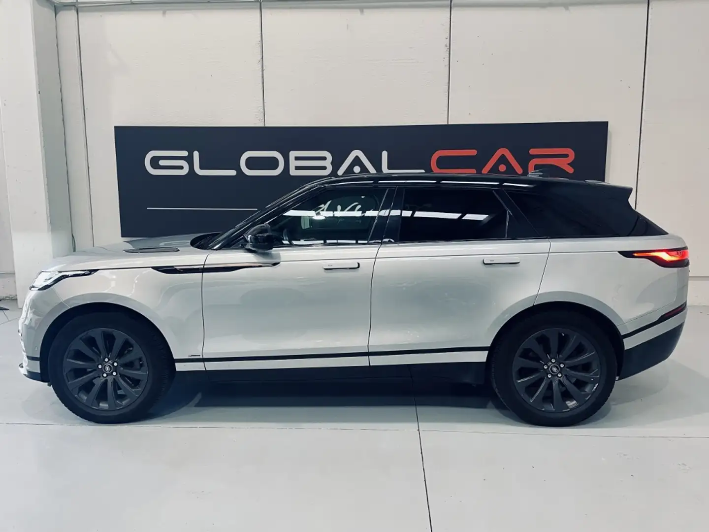 Land Rover Range Rover Velar 3.0D R-Dynamic SE 4WD Aut. 275 Gris - 2