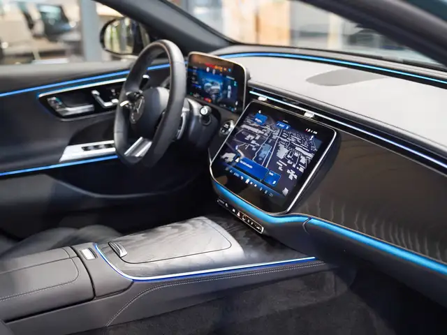 Mercedes-Benz E-Class view 14