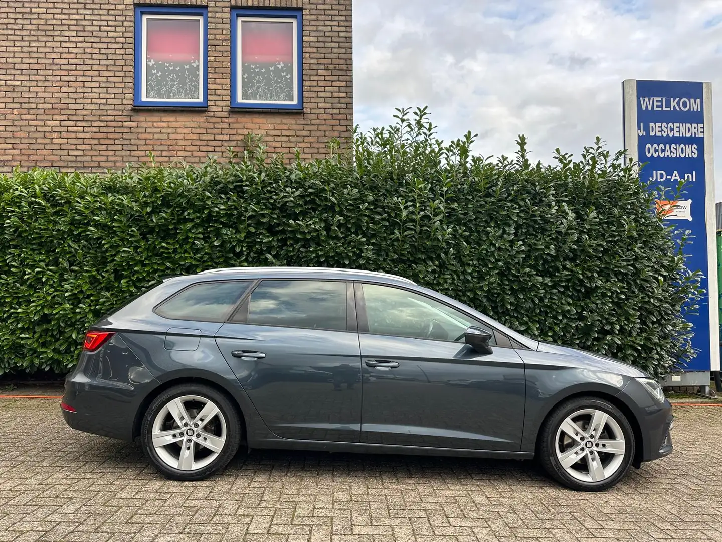 SEAT Leon ST 1.5 TSI FR Climate C, Cruise C, Navigatie, Stoe Gris - 2