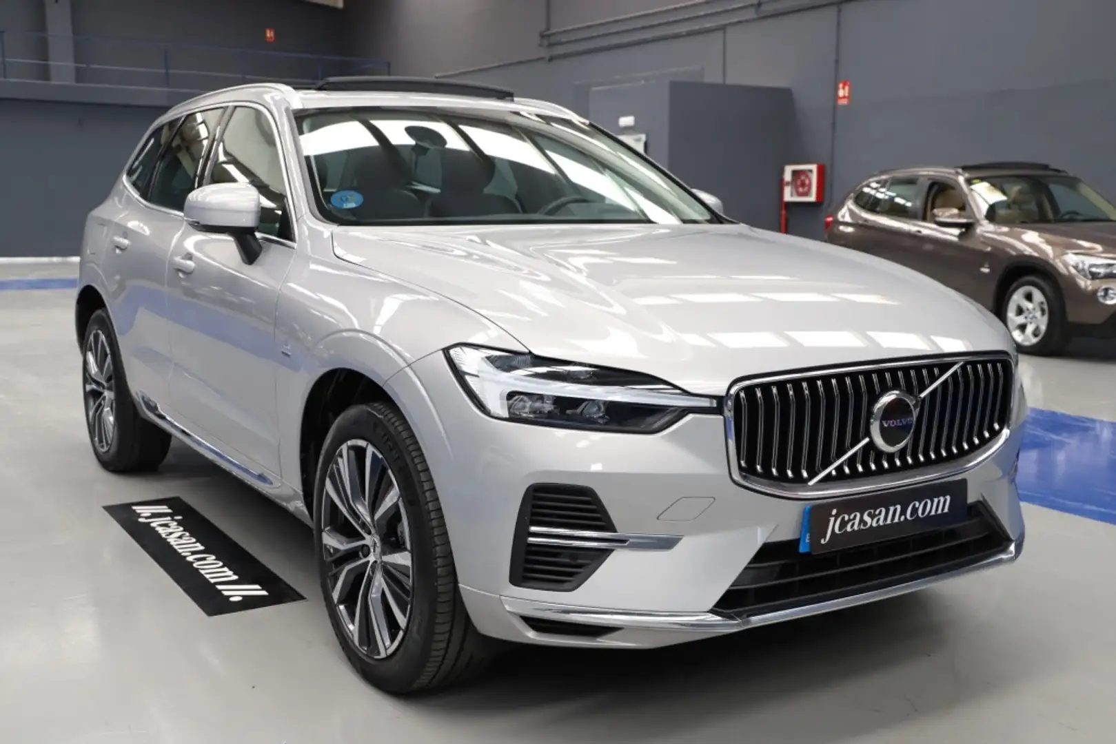 Volvo XC60 T6 Recharge Inscription Grigio - 2