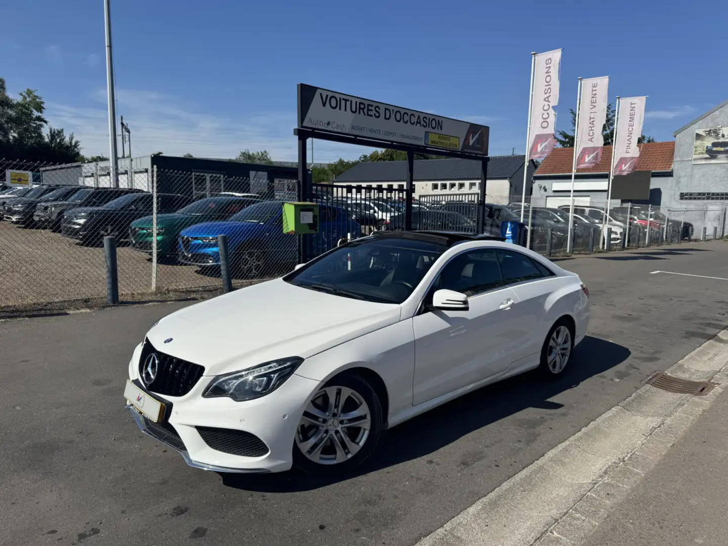 Mercedes-Benz E 220 COUPE AMG Line 7G-DCT BlueTec Blanc - 1