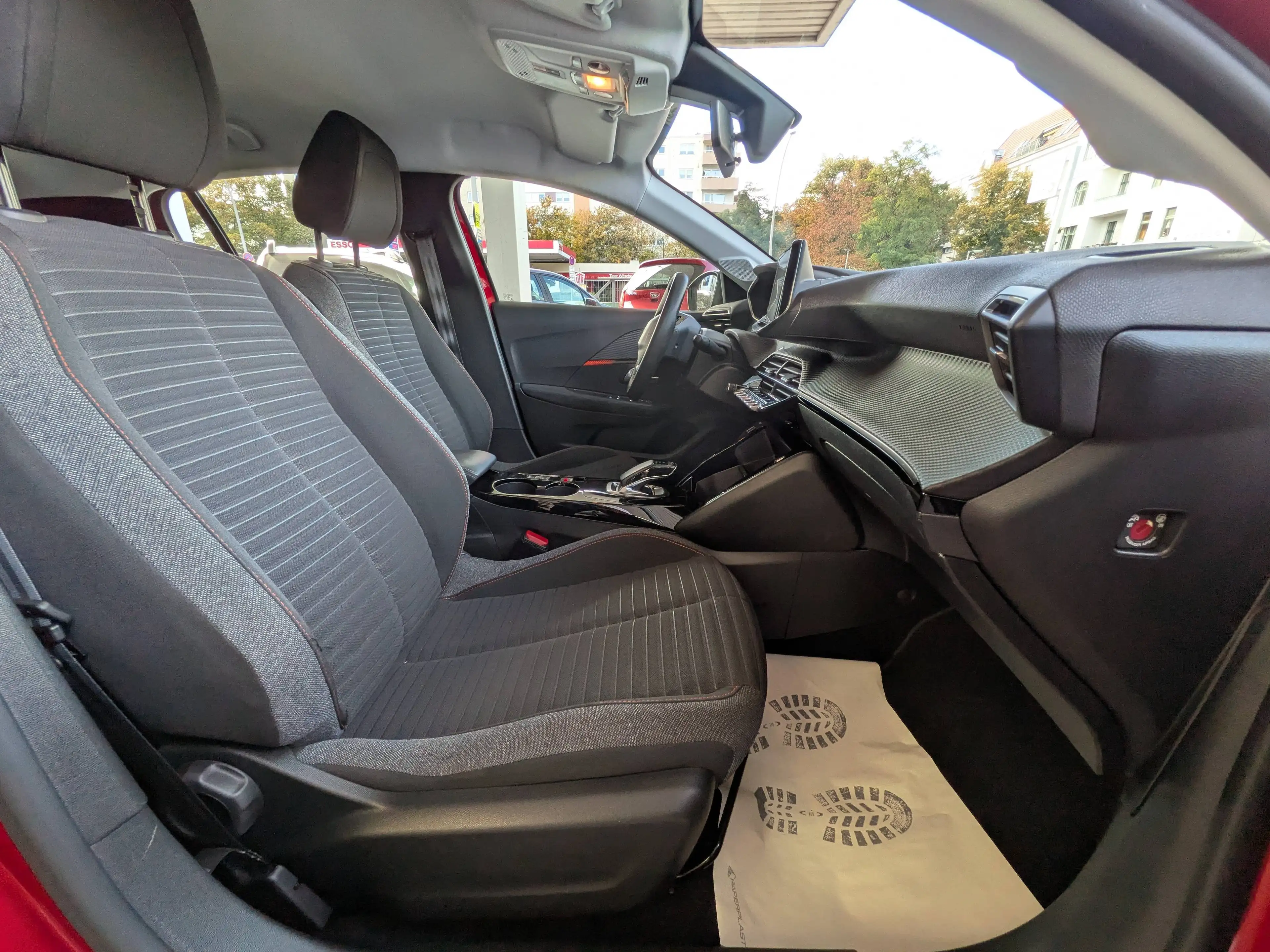 Peugeot 208 e- Active Pack — photo 8