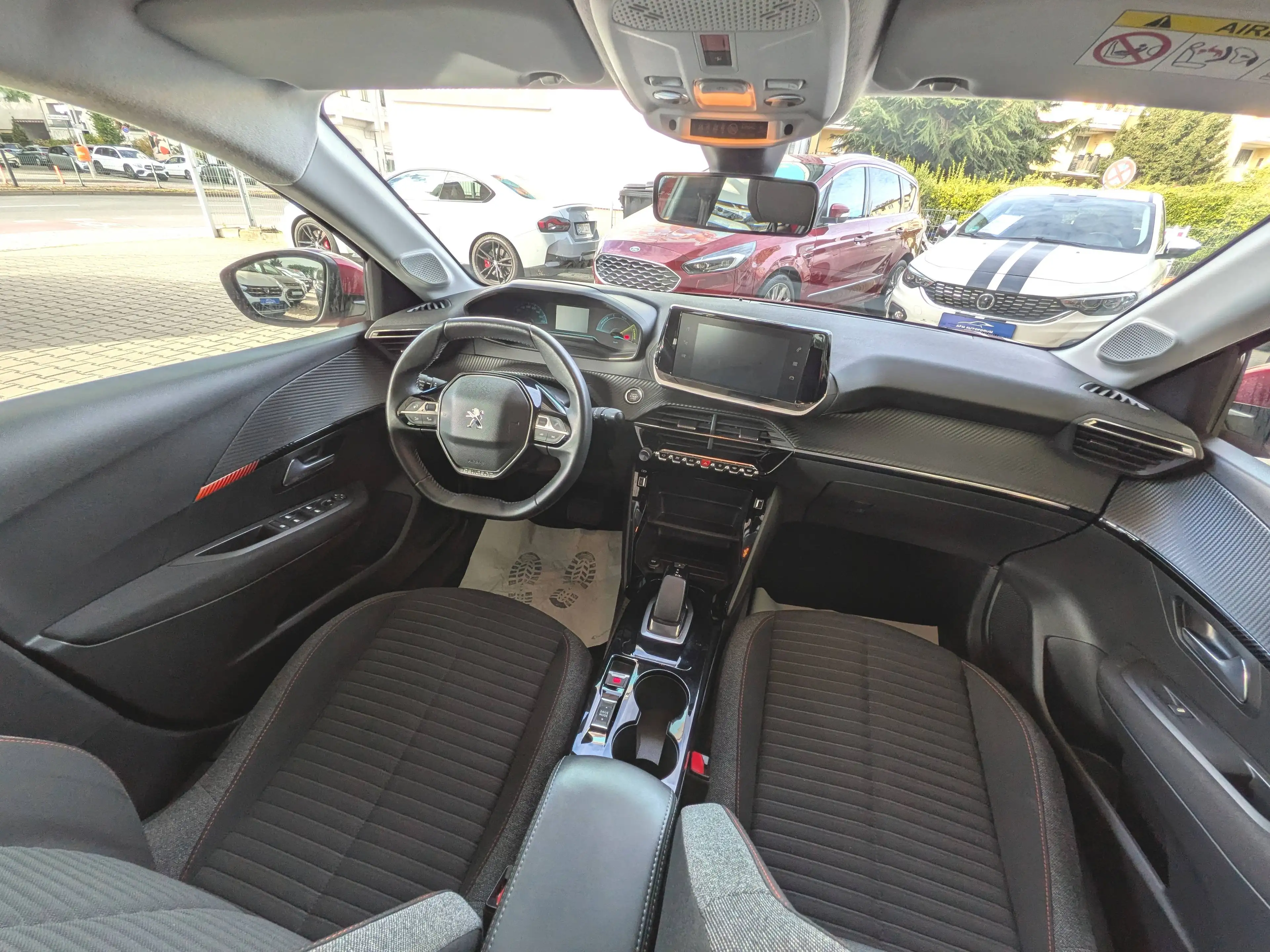 Peugeot 208 e- Active Pack — photo 9