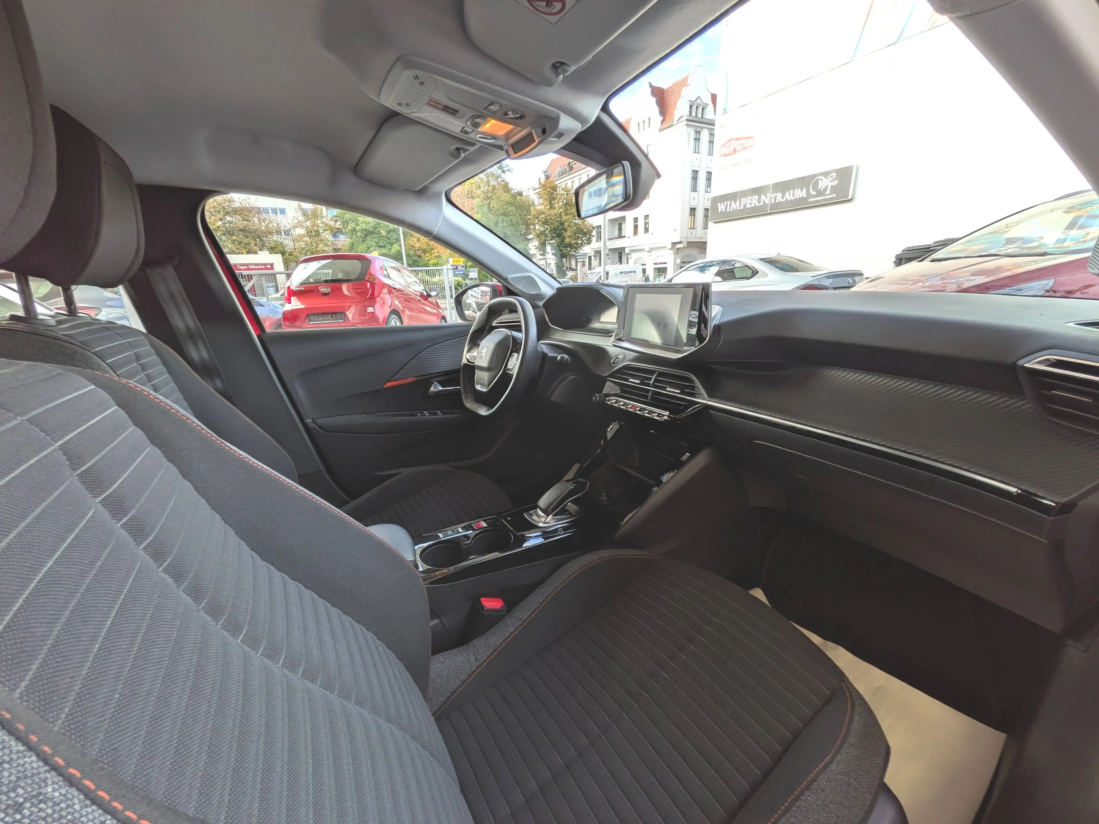 Peugeot 208 e- Active Pack — photo 10