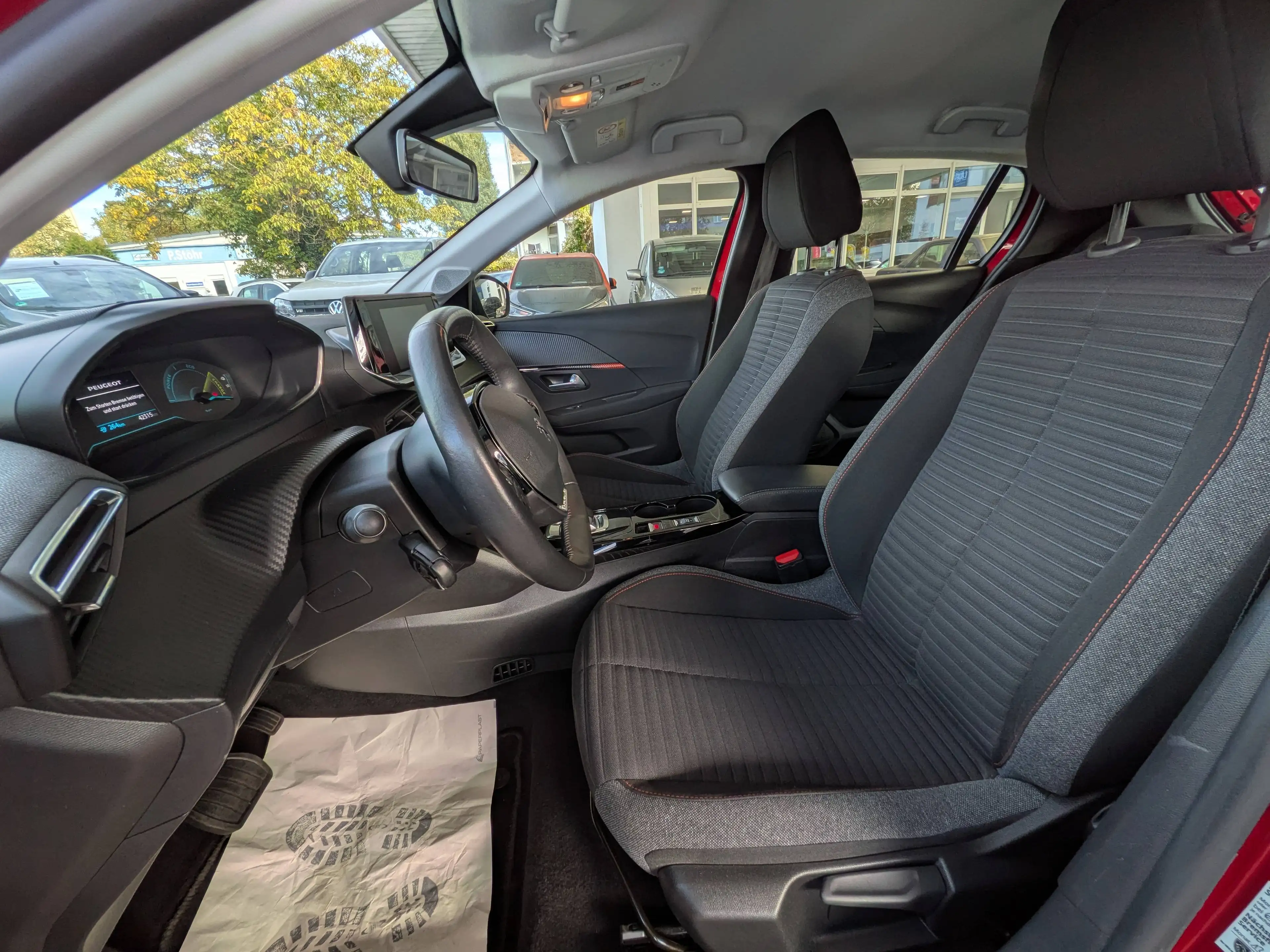 Peugeot 208 e- Active Pack — photo 11