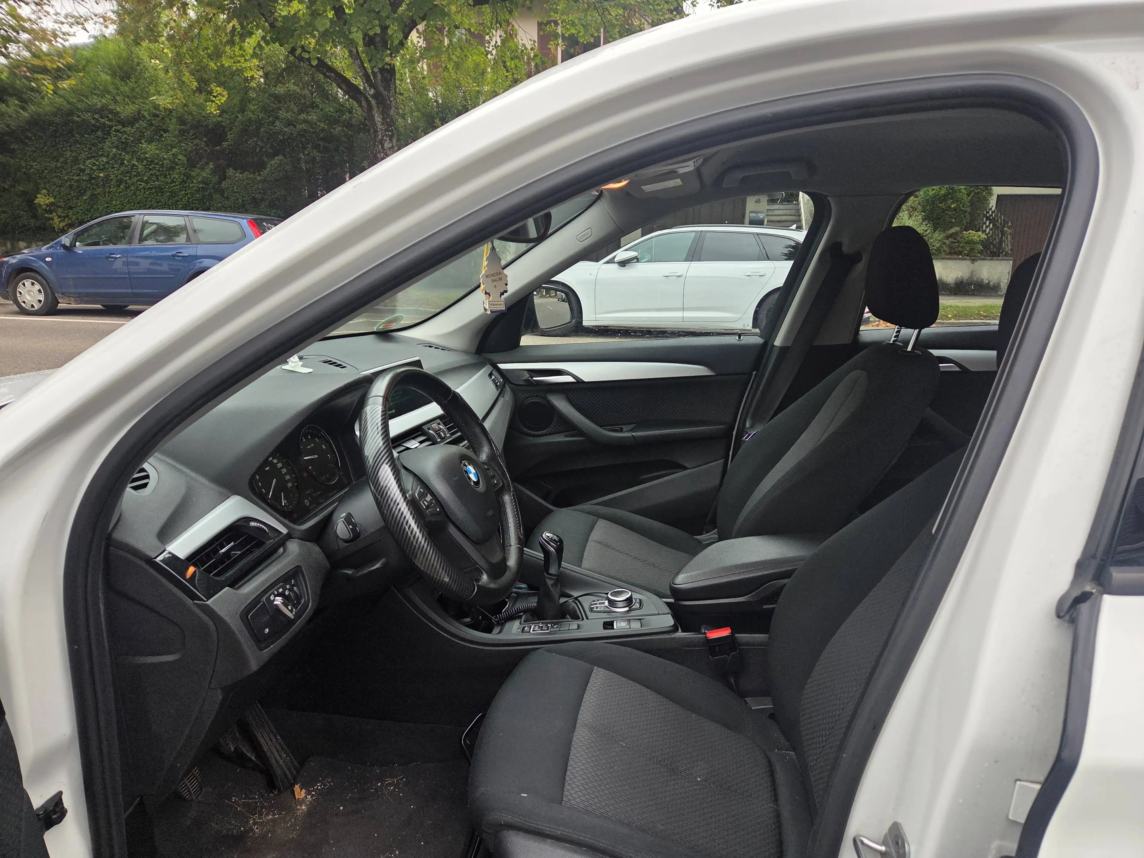 BMW X1 sDrive 18 i Advantage — photo 7