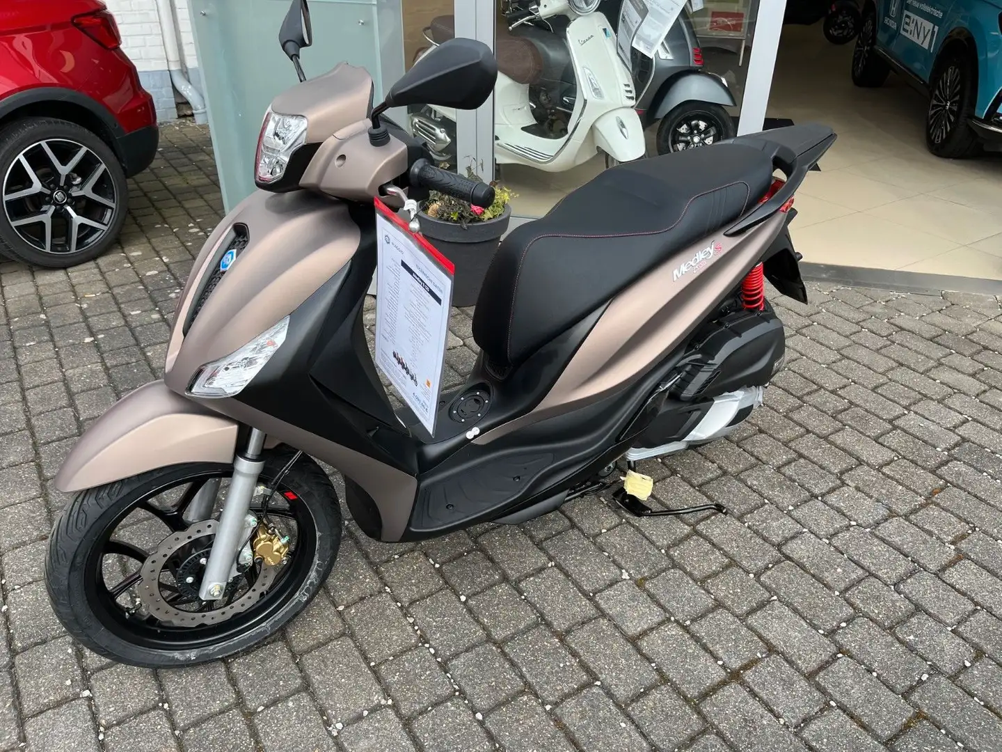Piaggio Medley S 125 ABS iGET Sport Brown - 1