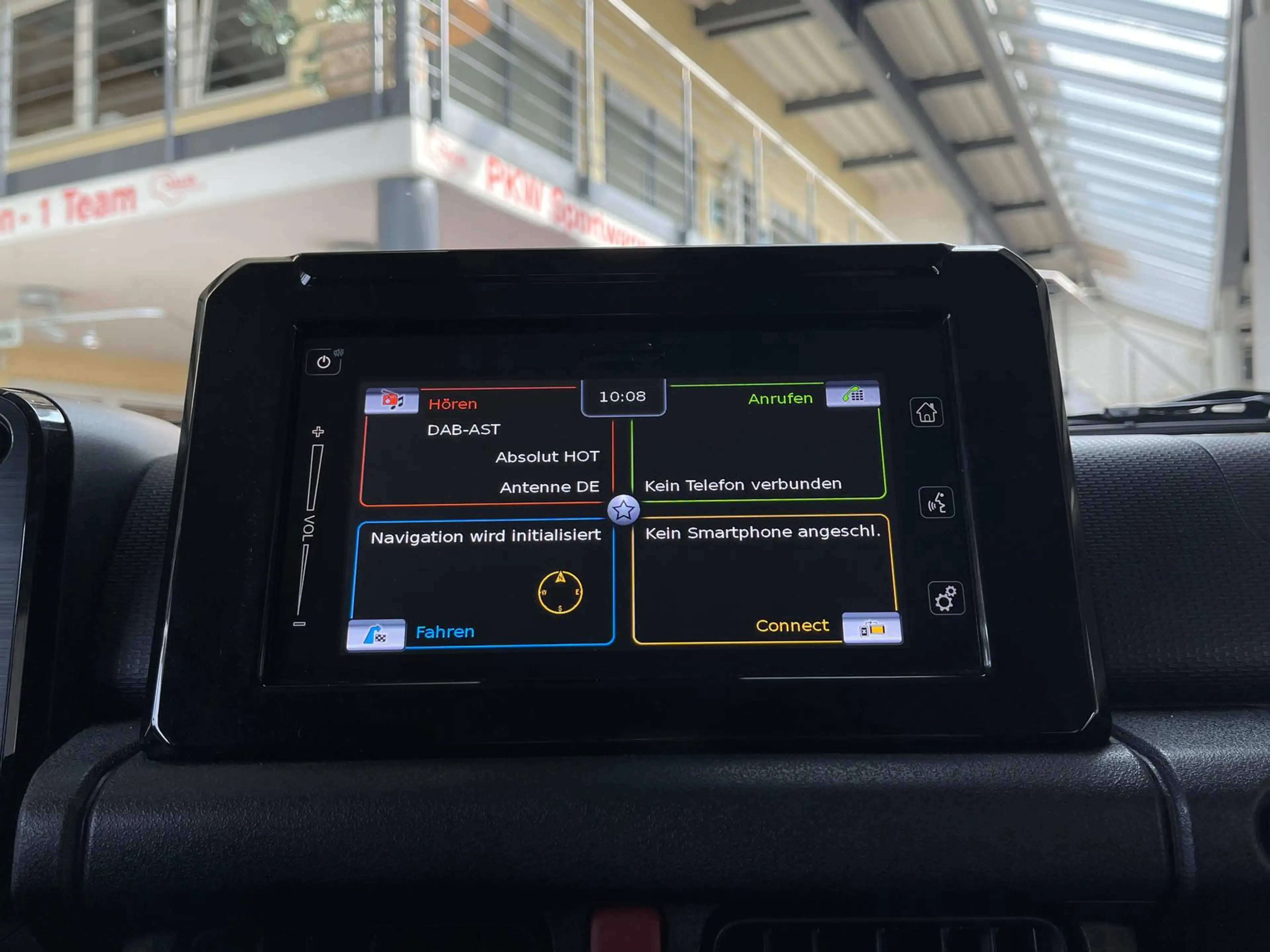 Suzuki Jimny Comfort+AllGrip+Navi+AHK+LED+4-Sitzer+Dachträger++ — photo 11