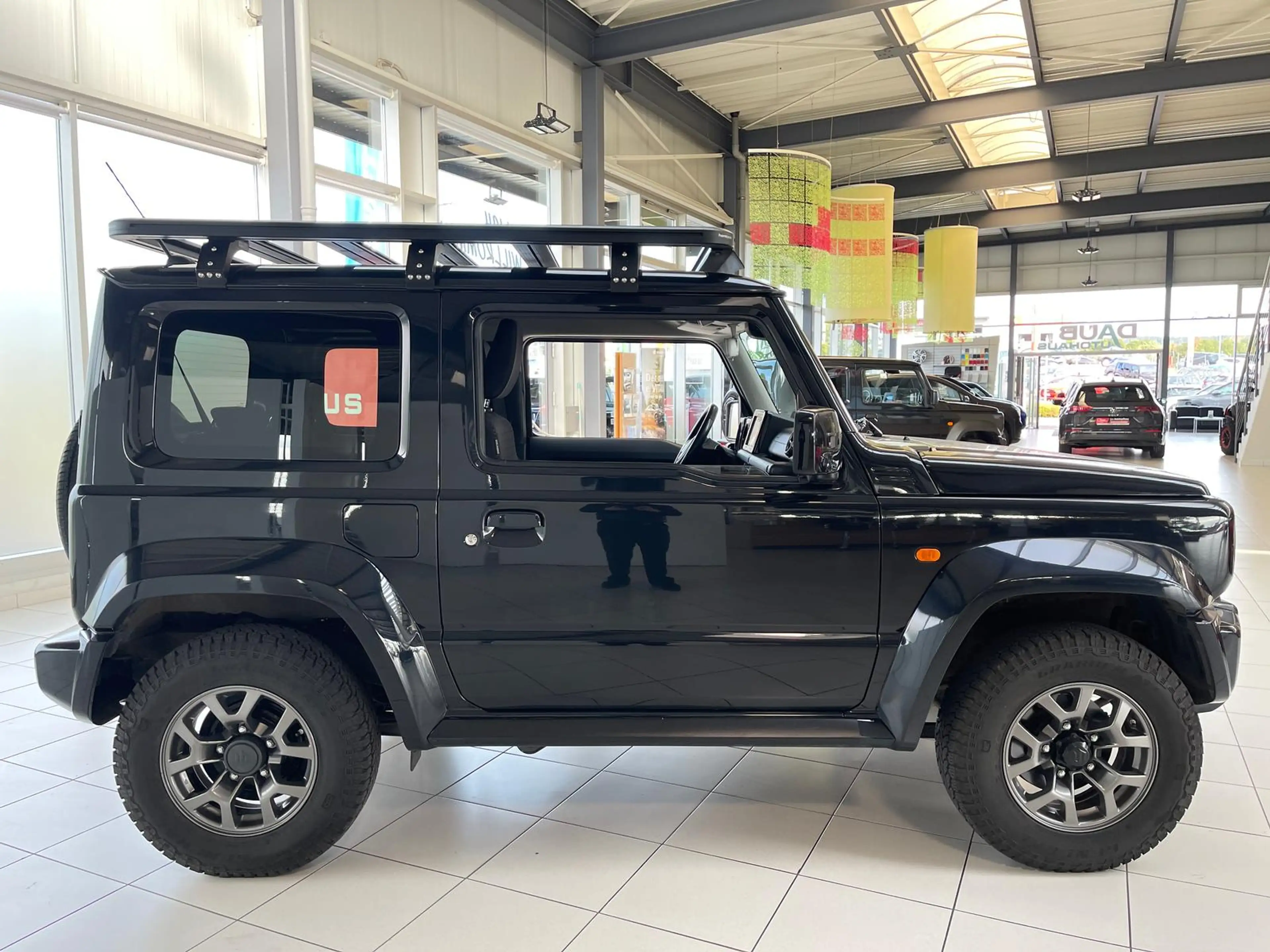 Suzuki Jimny Comfort+AllGrip+Navi+AHK+LED+4-Sitzer+Dachträger++ — photo 6