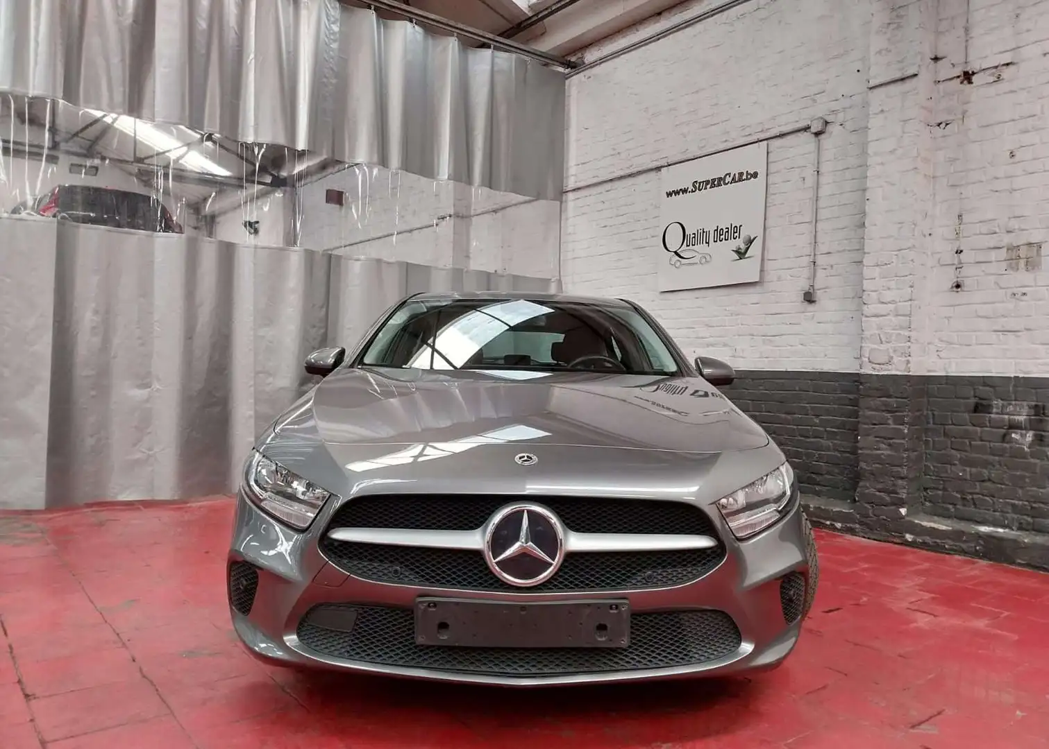 Mercedes-Benz A 180 Business Solution * NAVI * BLTH * 389 X 60 Mois * Gris - 2
