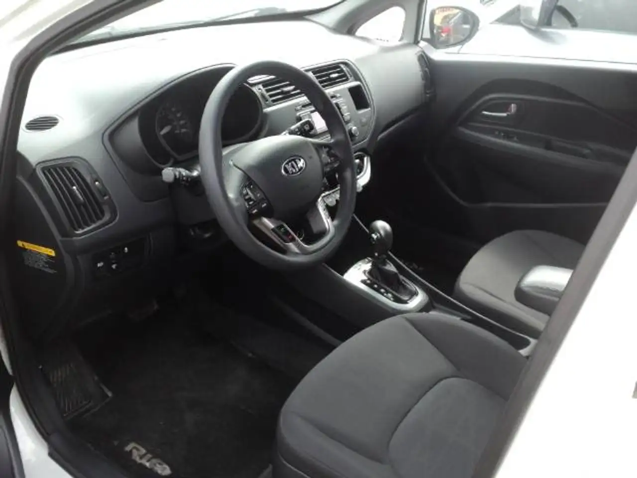 Kia Rio снимка Kia Rio